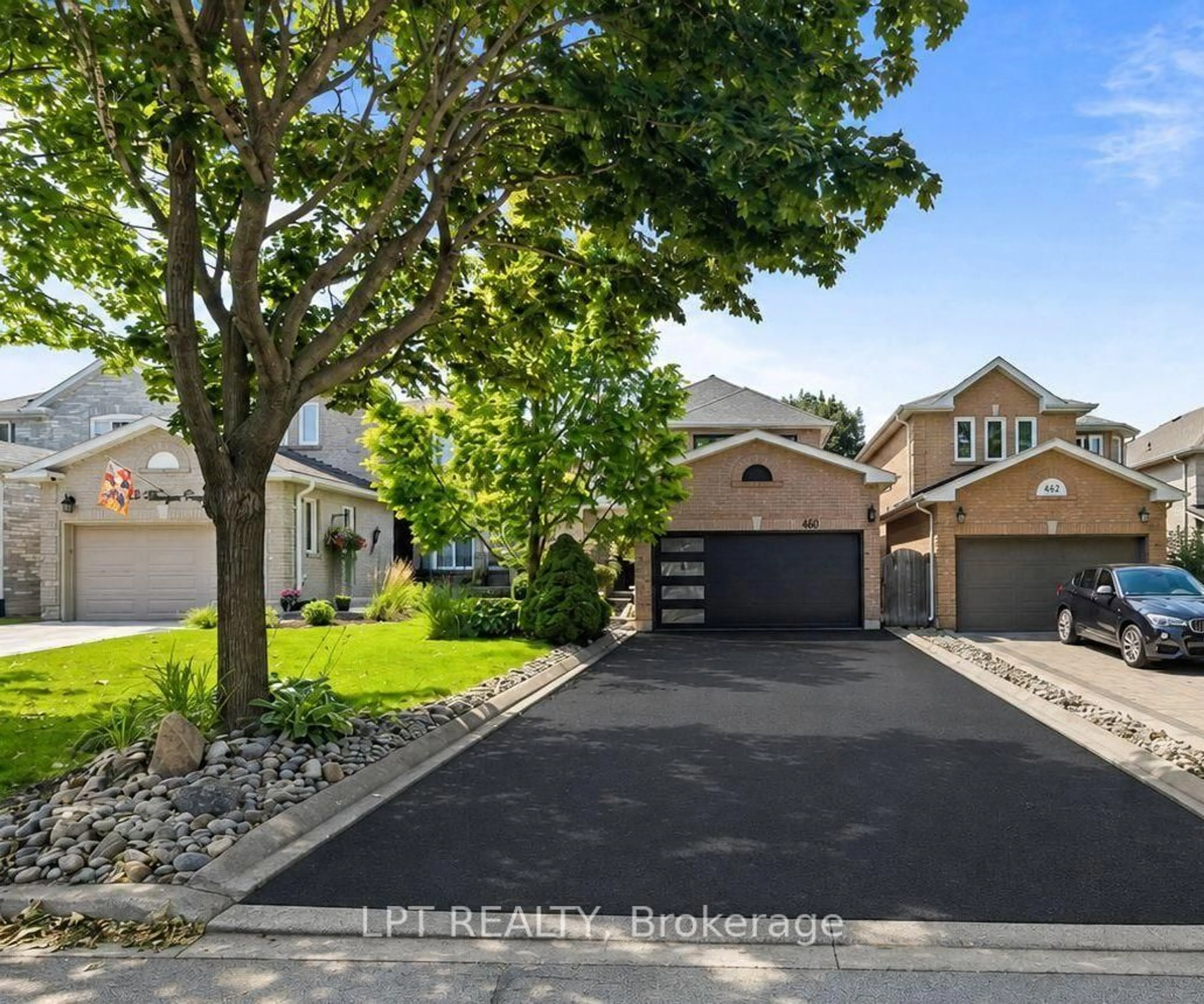 Unknown for 416 Flanagan Crt, Newmarket Ontario L3X 2E9