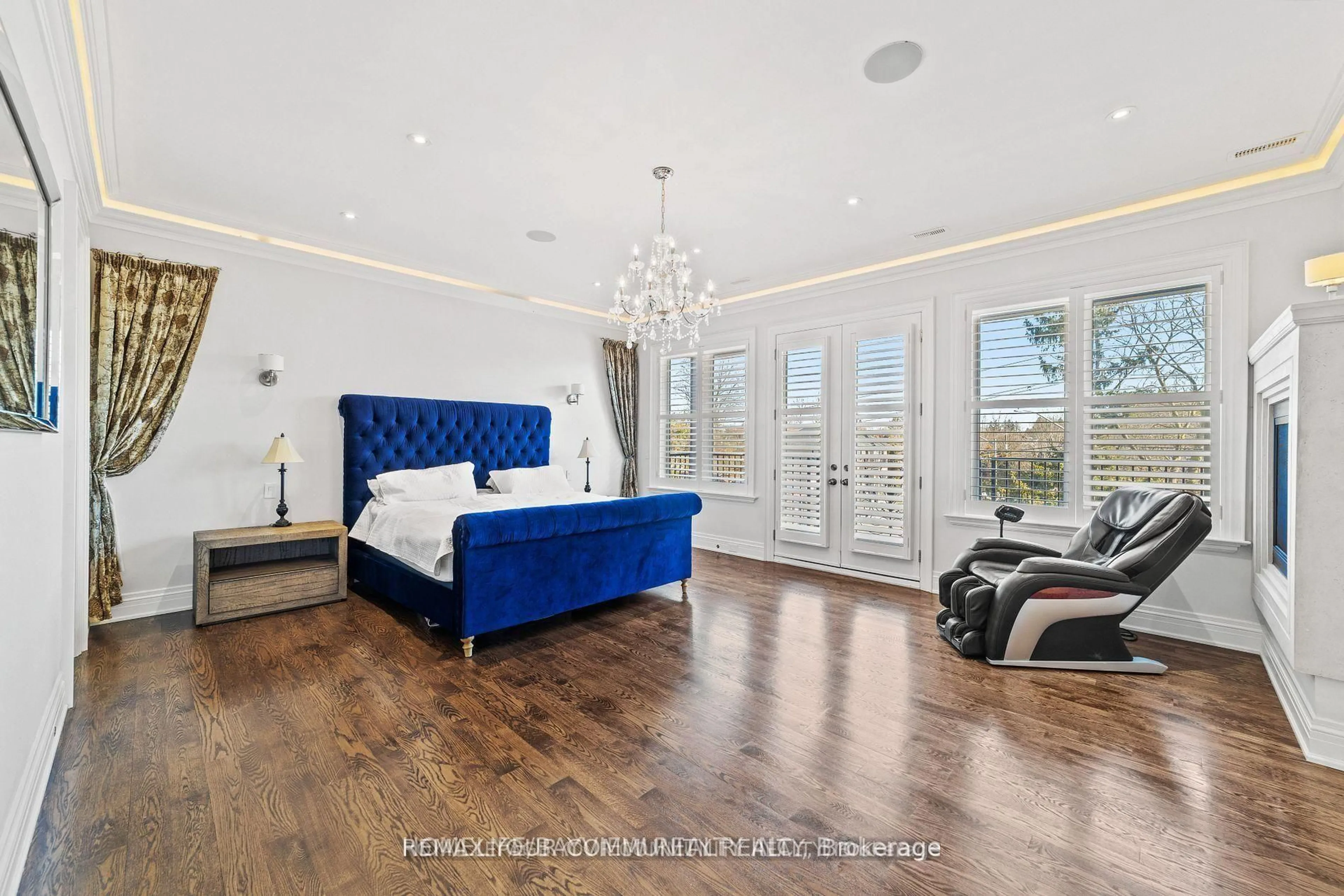 Bedroom with bed, unknown for 18 Parker Ave, Richmond Hill Ontario L4E 2W5