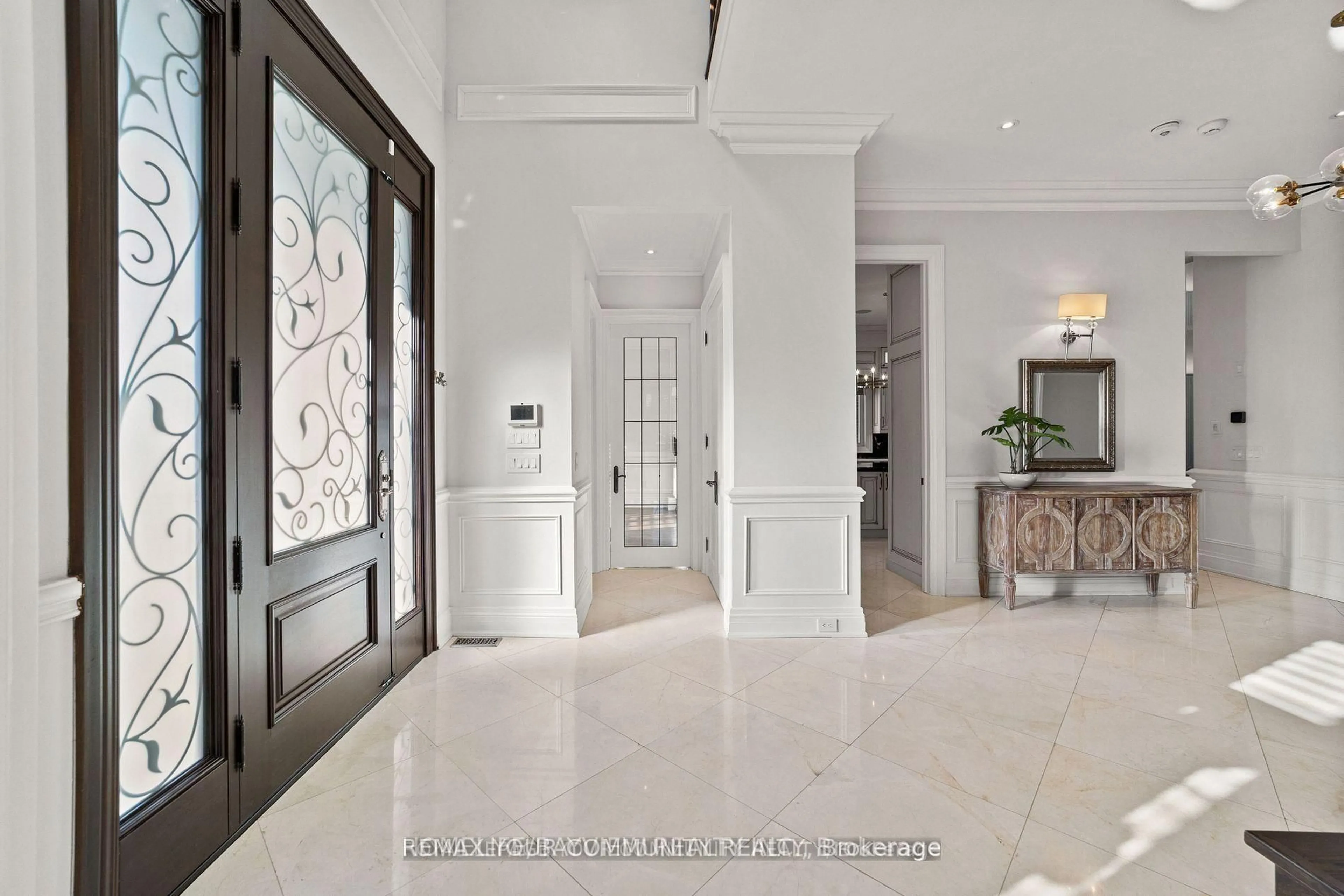 Indoor foyer for 18 Parker Ave, Richmond Hill Ontario L4E 2W5