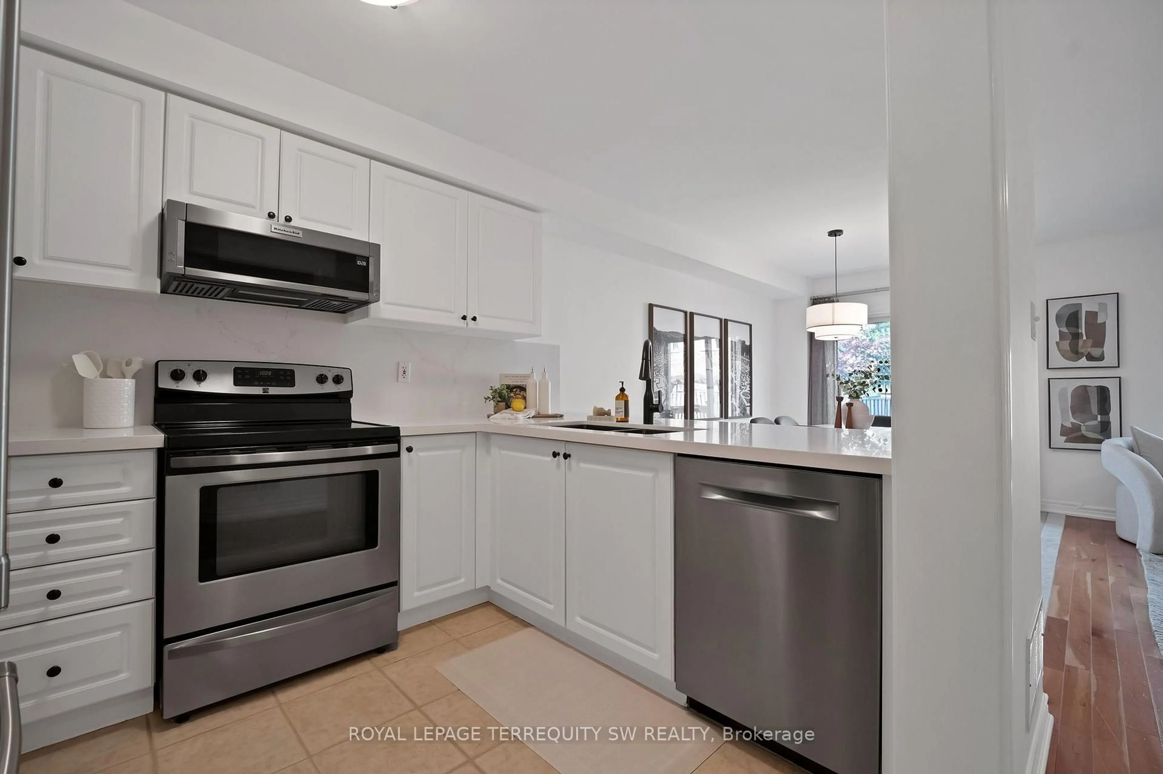 Standard kitchen, unknown for 52 Goode St, Richmond Hill Ontario L4S 2S2