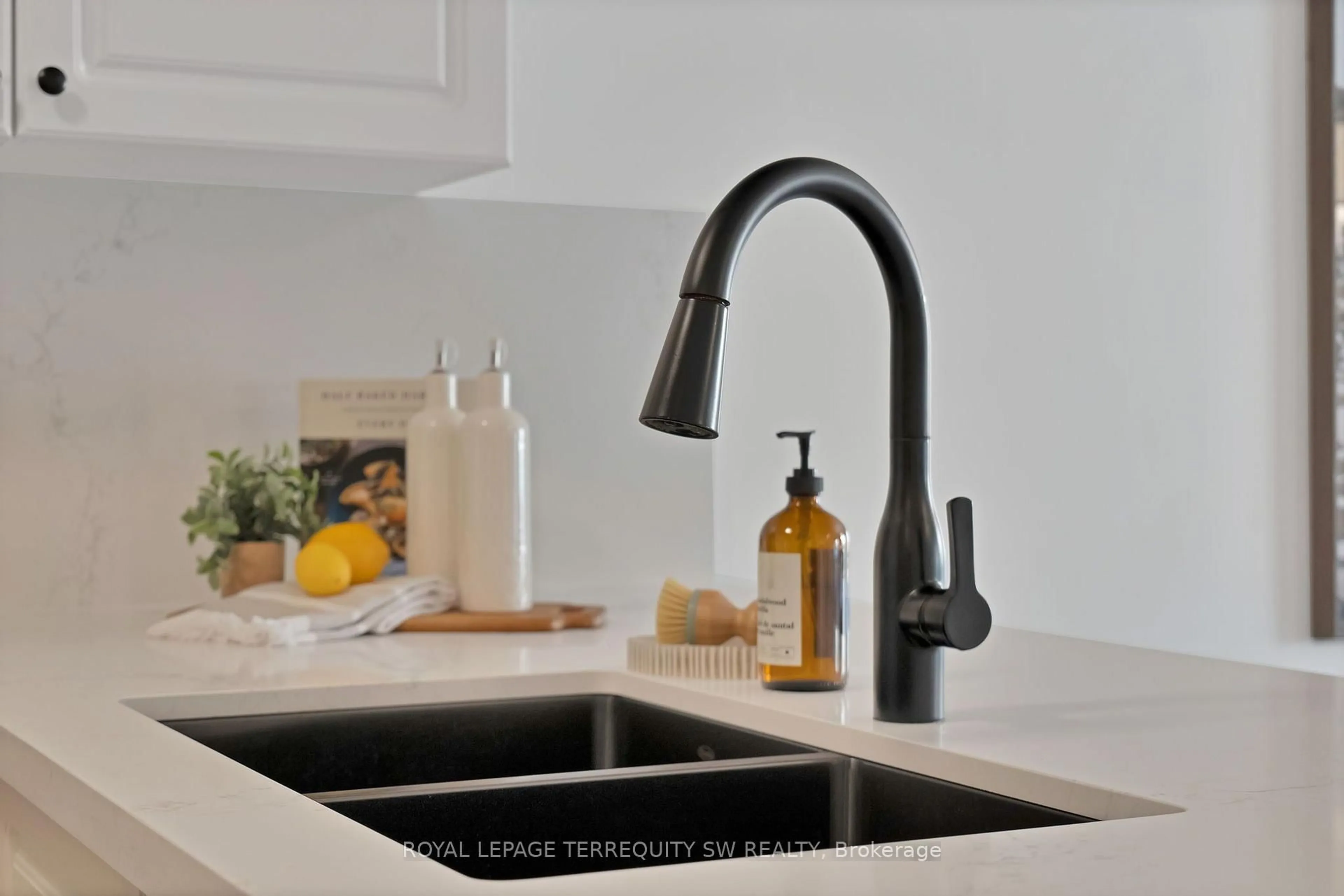 Contemporary kitchen, unknown for 52 Goode St, Richmond Hill Ontario L4S 2S2