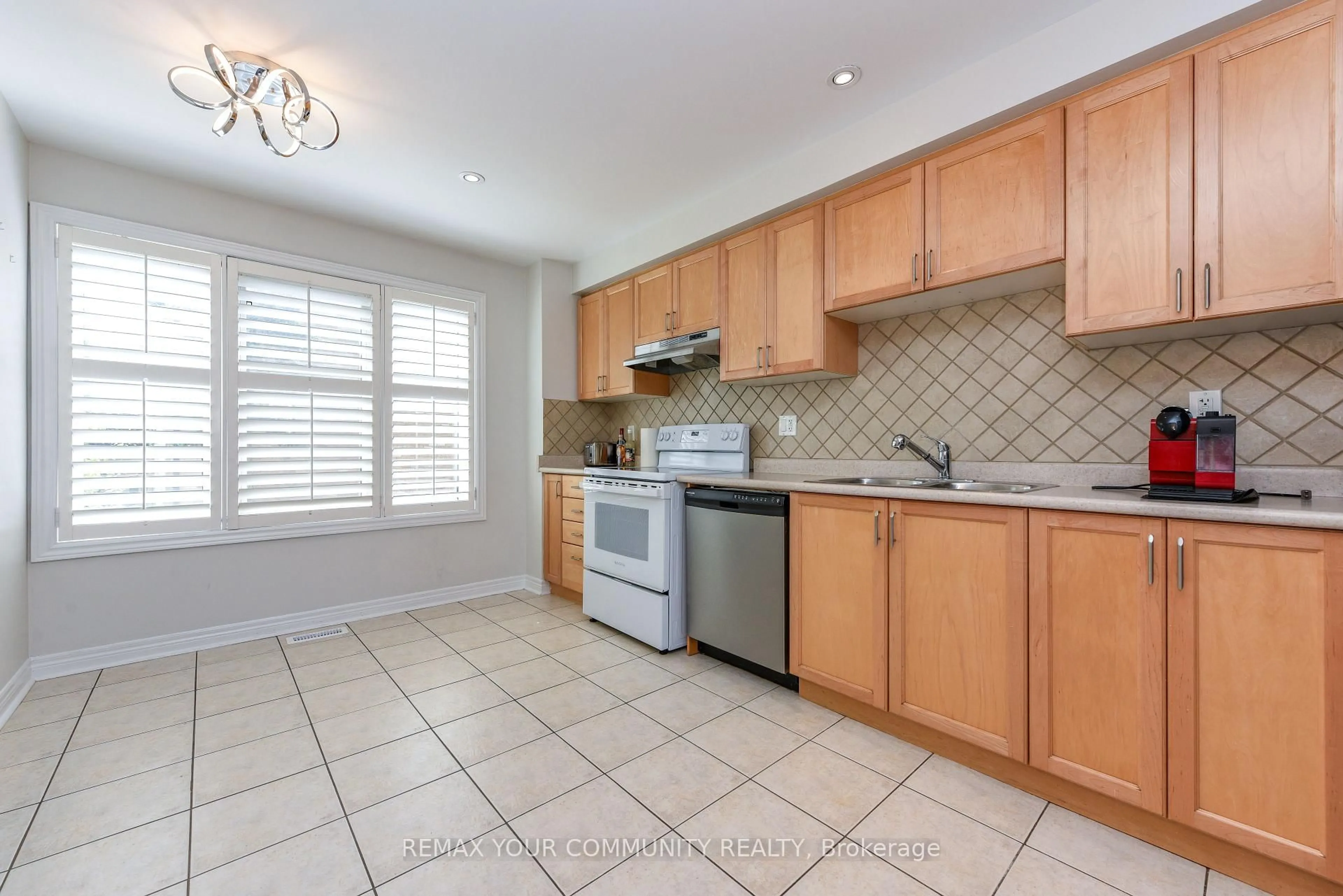 Unknown for 20 Wallace St #6, Vaughan Ontario L4L 2P3