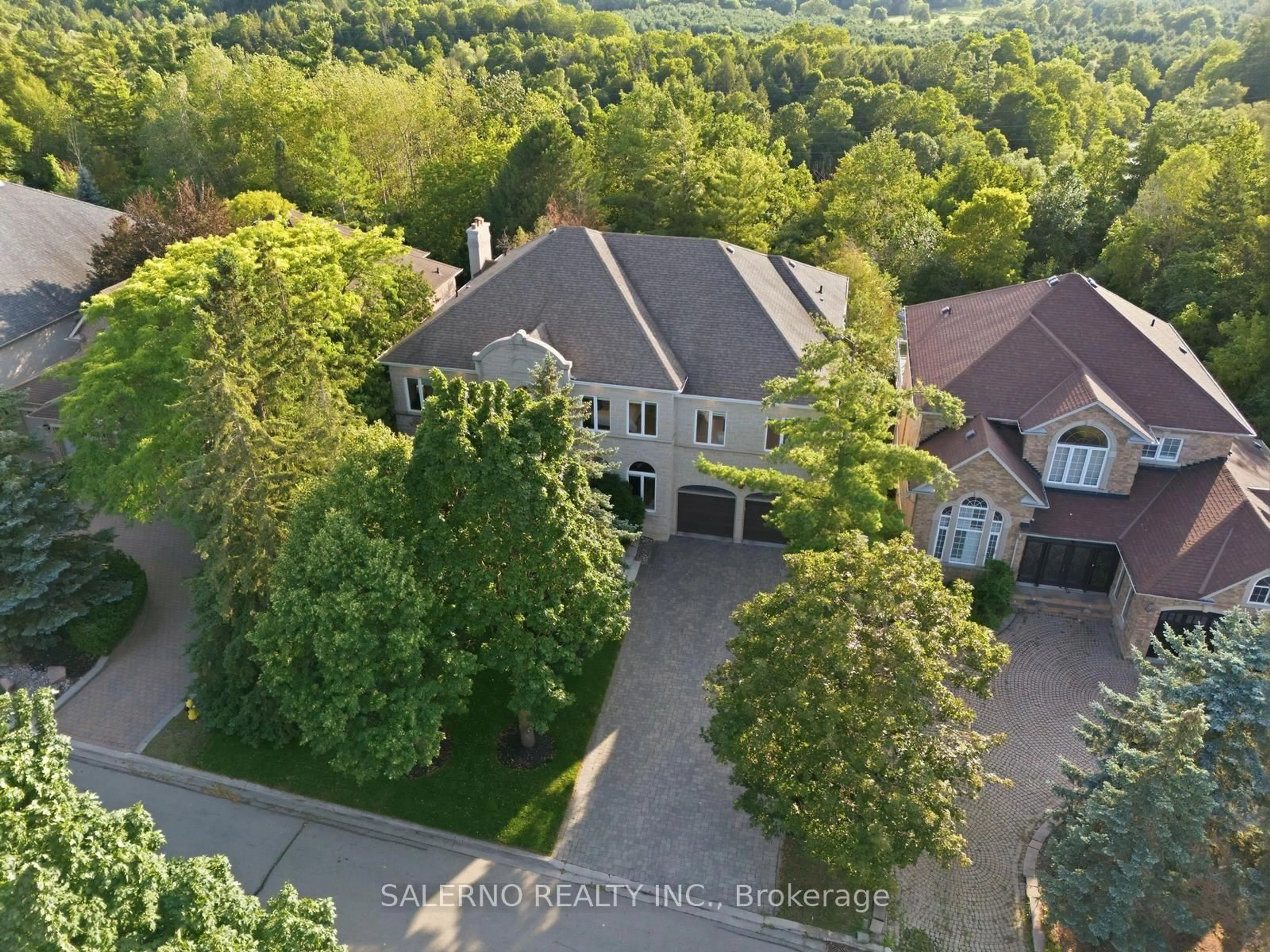 A pic from outside/outdoor area/front of a property/back of a property/a pic from drone, unknown for 188 Deerchase Circ, Vaughan Ontario L4H 1G9