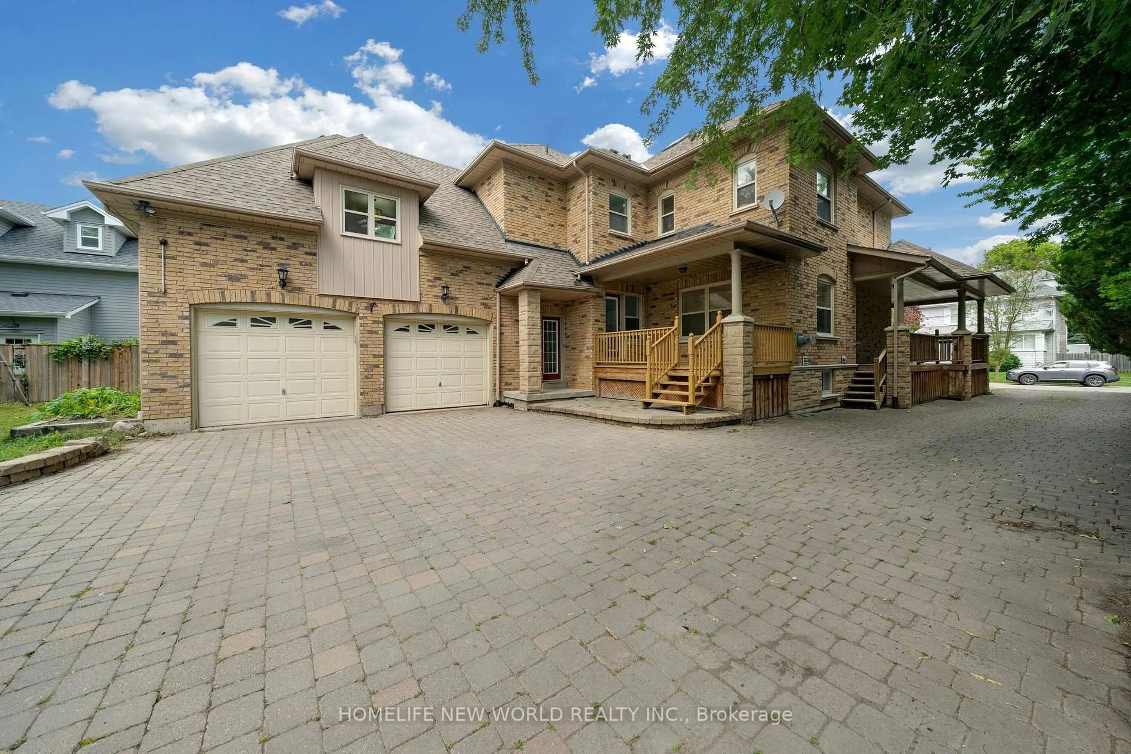 A pic from outside/outdoor area/front of a property/back of a property/a pic from drone, street for 9 Pavillion St, Markham Ontario L3R 1N8