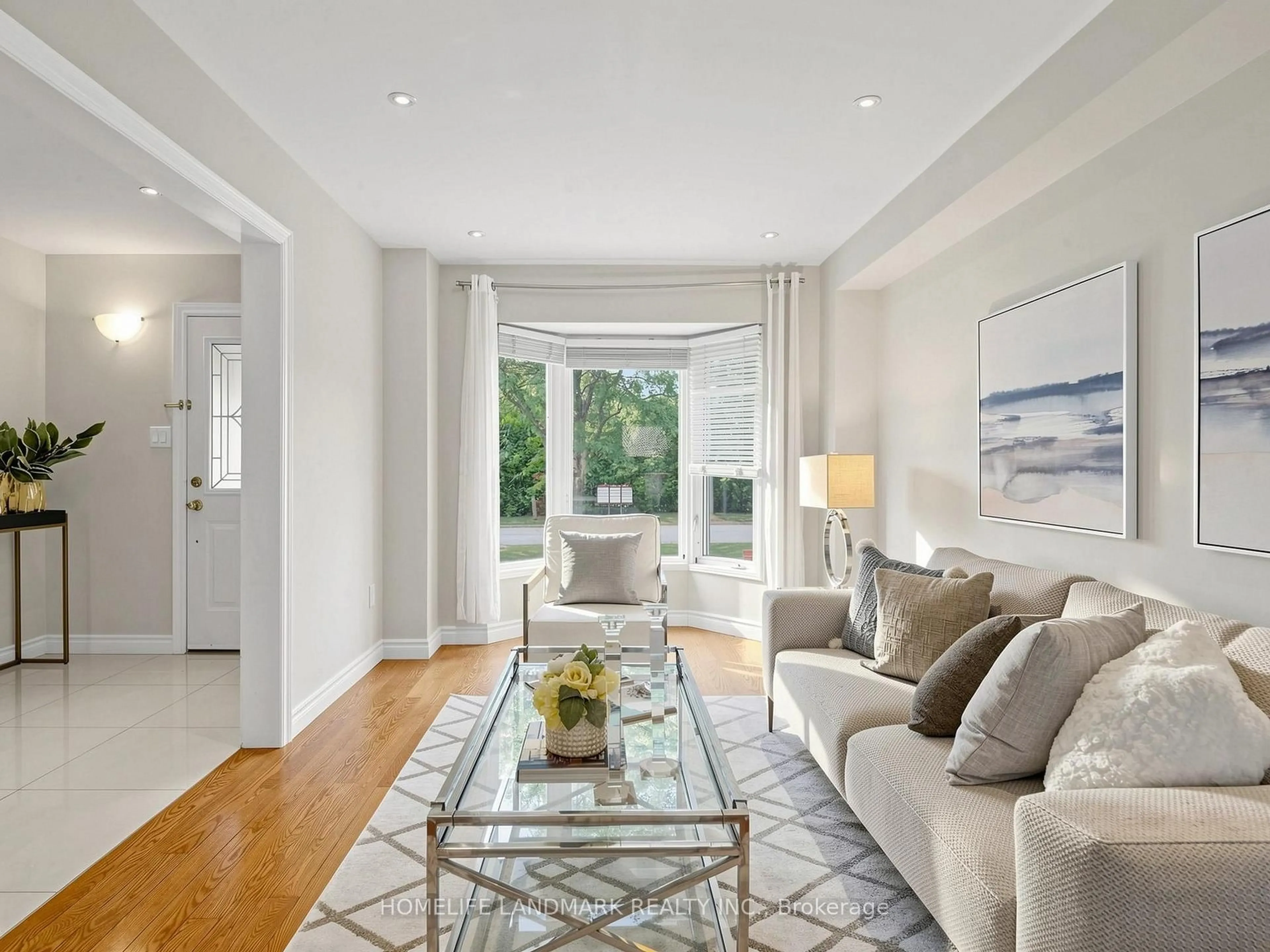 Living room with furniture, unknown for 60 Ingleborough Crt, Markham Ontario L3R 8M4