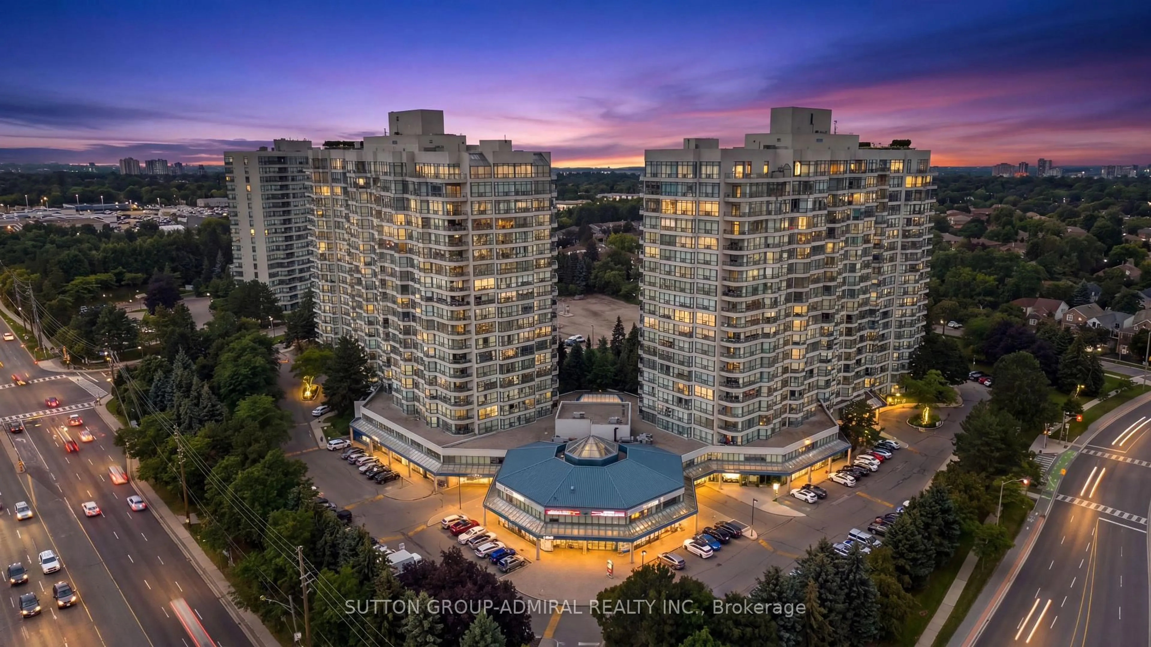 A pic from outside/outdoor area/front of a property/back of a property/a pic from drone, city buildings view from balcony for 7300 Yonge St #1801, Vaughan Ontario L4J 7Y5