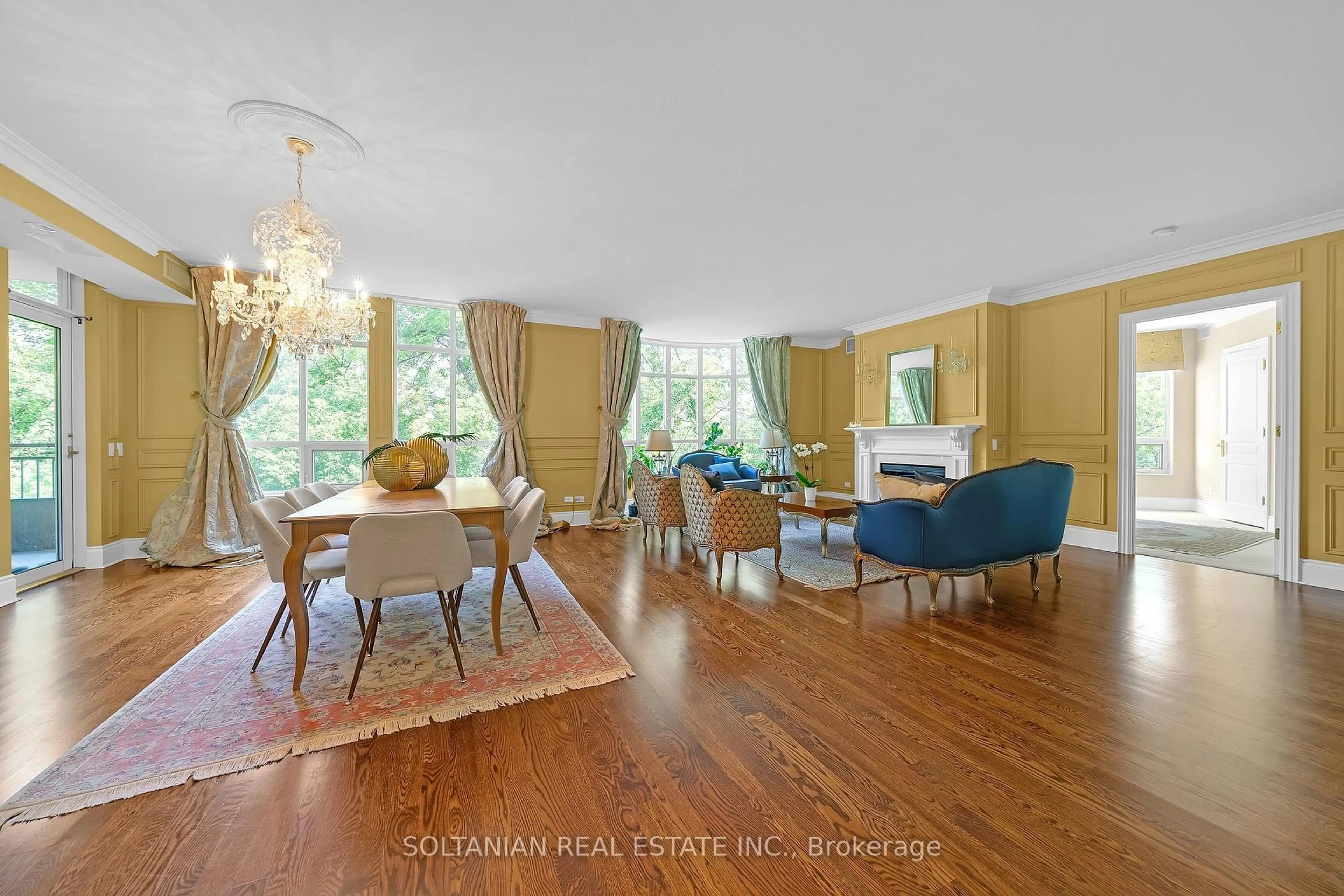 Dining room, wood/laminate floor for 7071 Bayview Ave #212, Markham Ontario L3T 7Y8