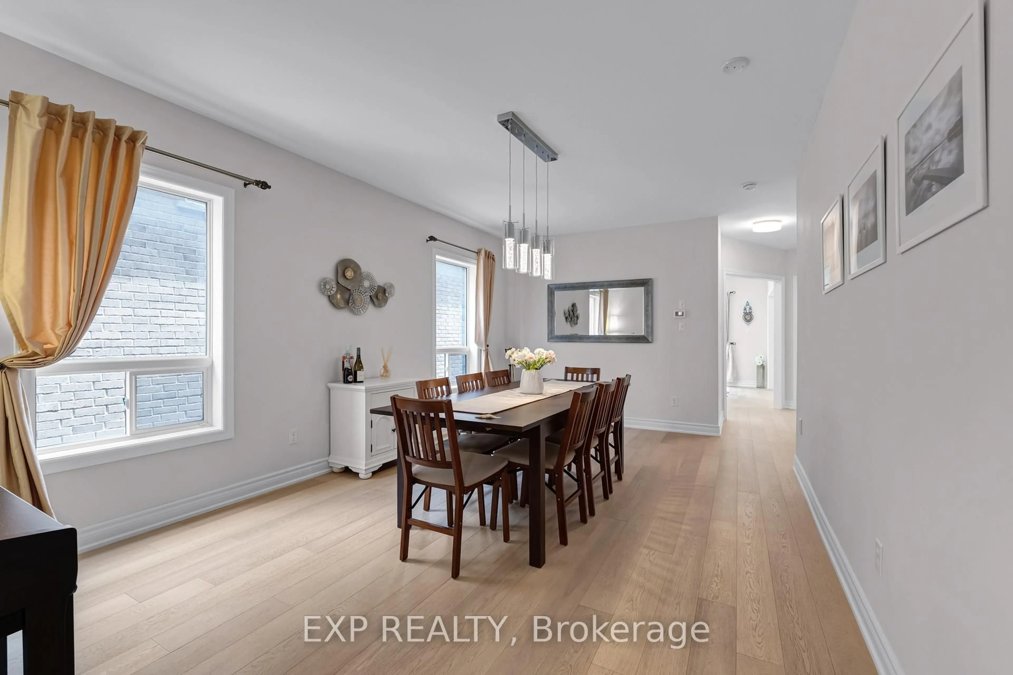 Dining room, unknown for 320 Dowson Loop, Newmarket Ontario L3X 3G2