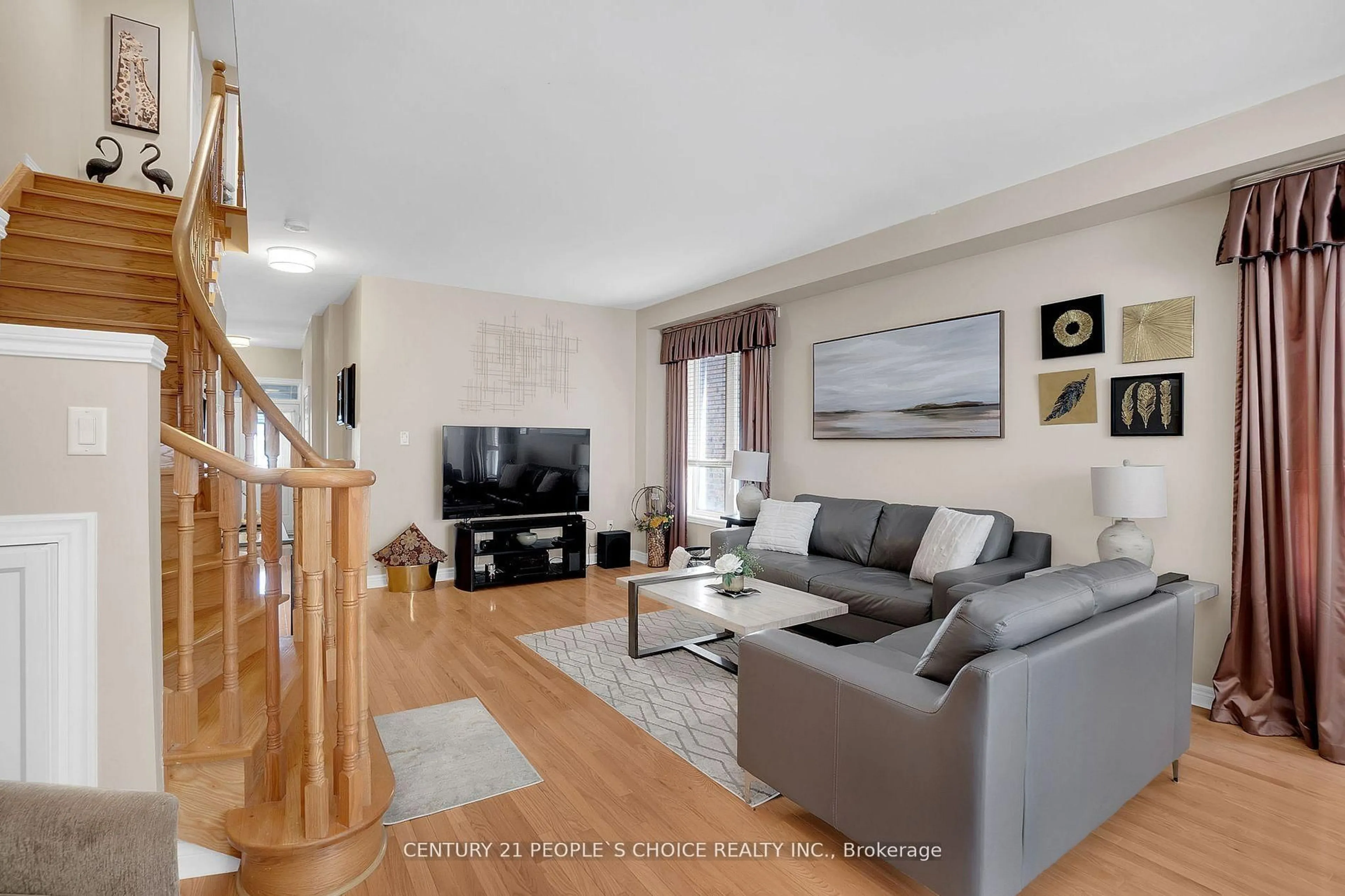Living room with furniture, wood/laminate floor for 160 Carrier Cres, Vaughan Ontario L6A 0T2