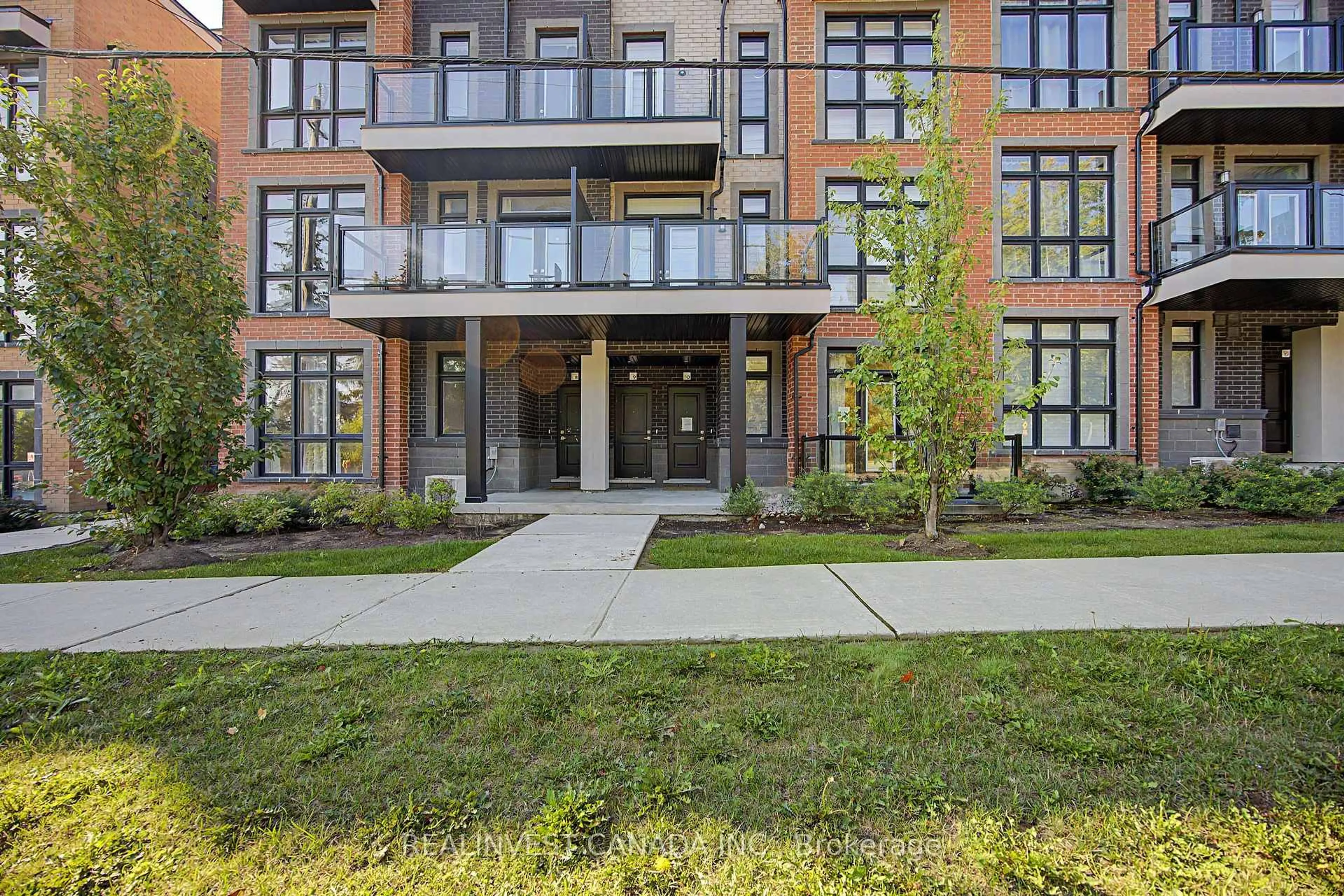 Patio, unknown for 3 Bond Cres #10, Richmond Hill Ontario L4E 1J4