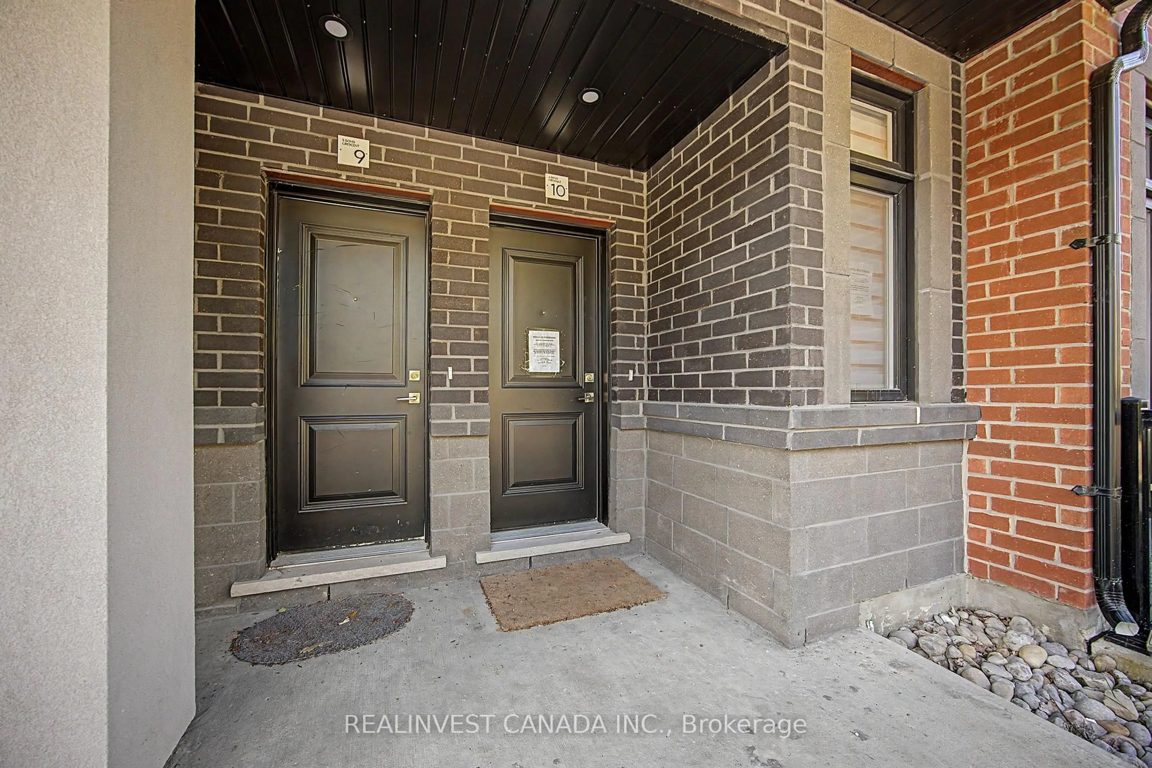 Indoor entryway for 3 Bond Cres #10, Richmond Hill Ontario L4E 1J4