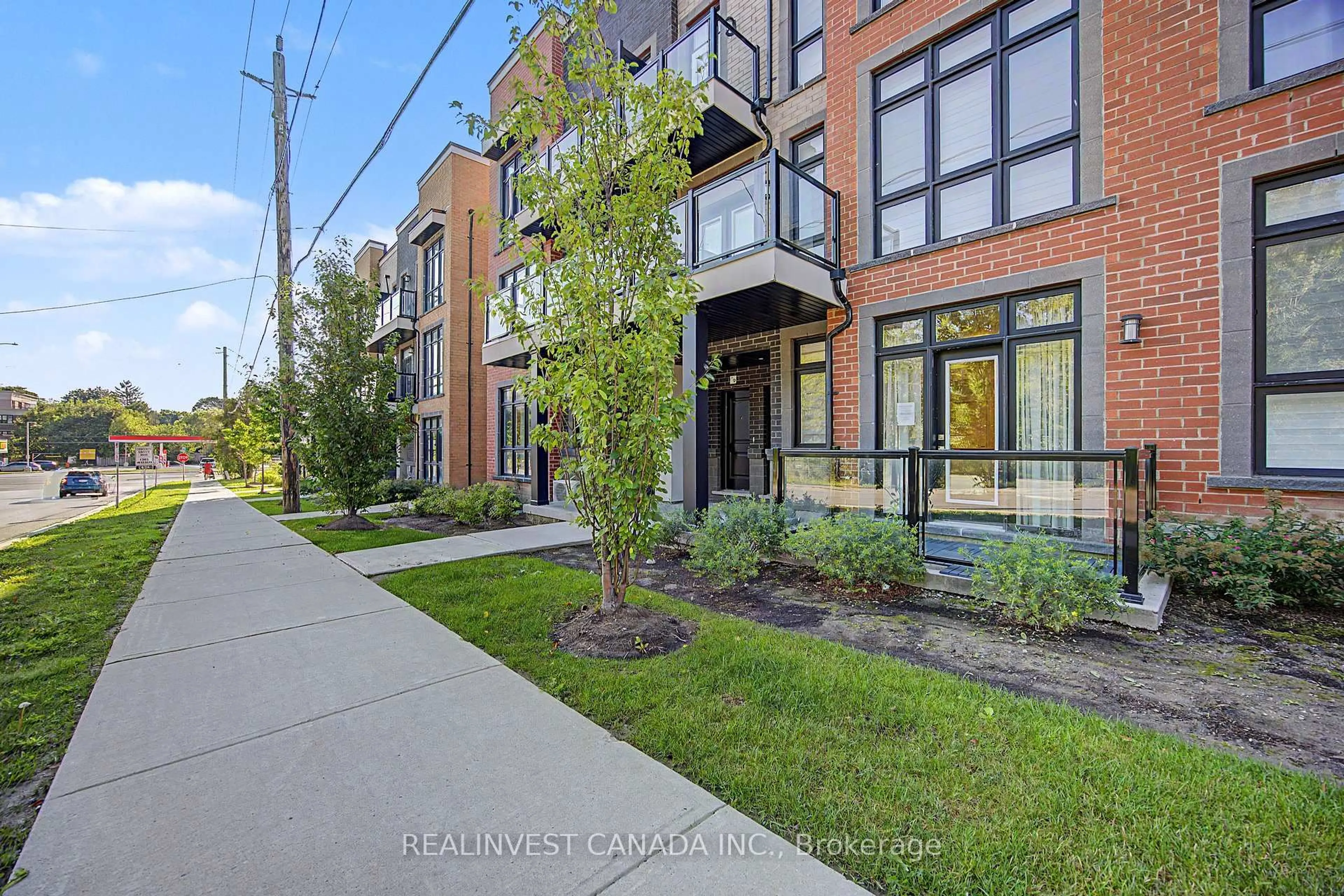 Unknown for 3 Bond Cres #10, Richmond Hill Ontario L4E 1J4