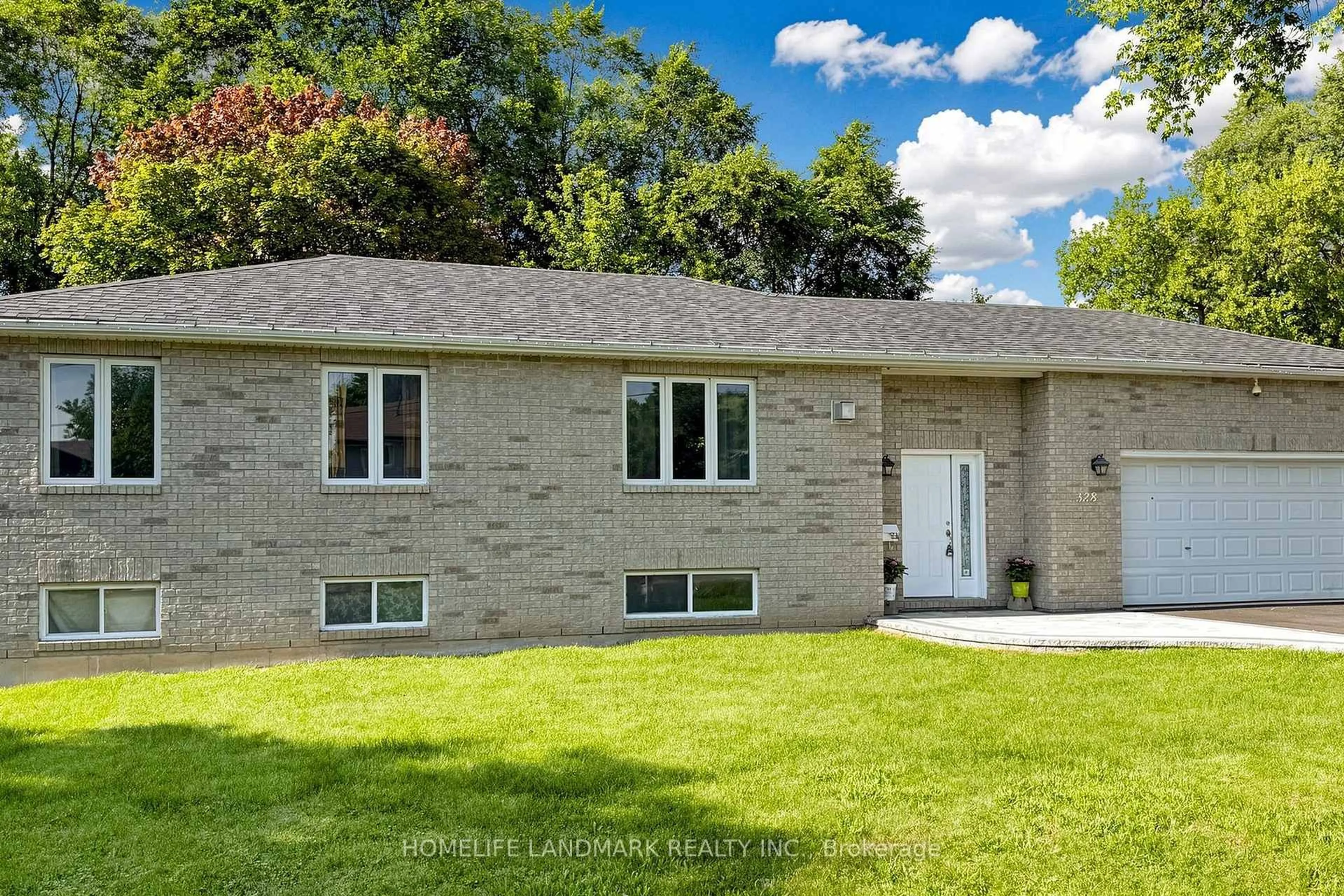 Home with brick exterior material, unknown for 328 Winnifred Dr, Georgina Ontario L4P 3B5
