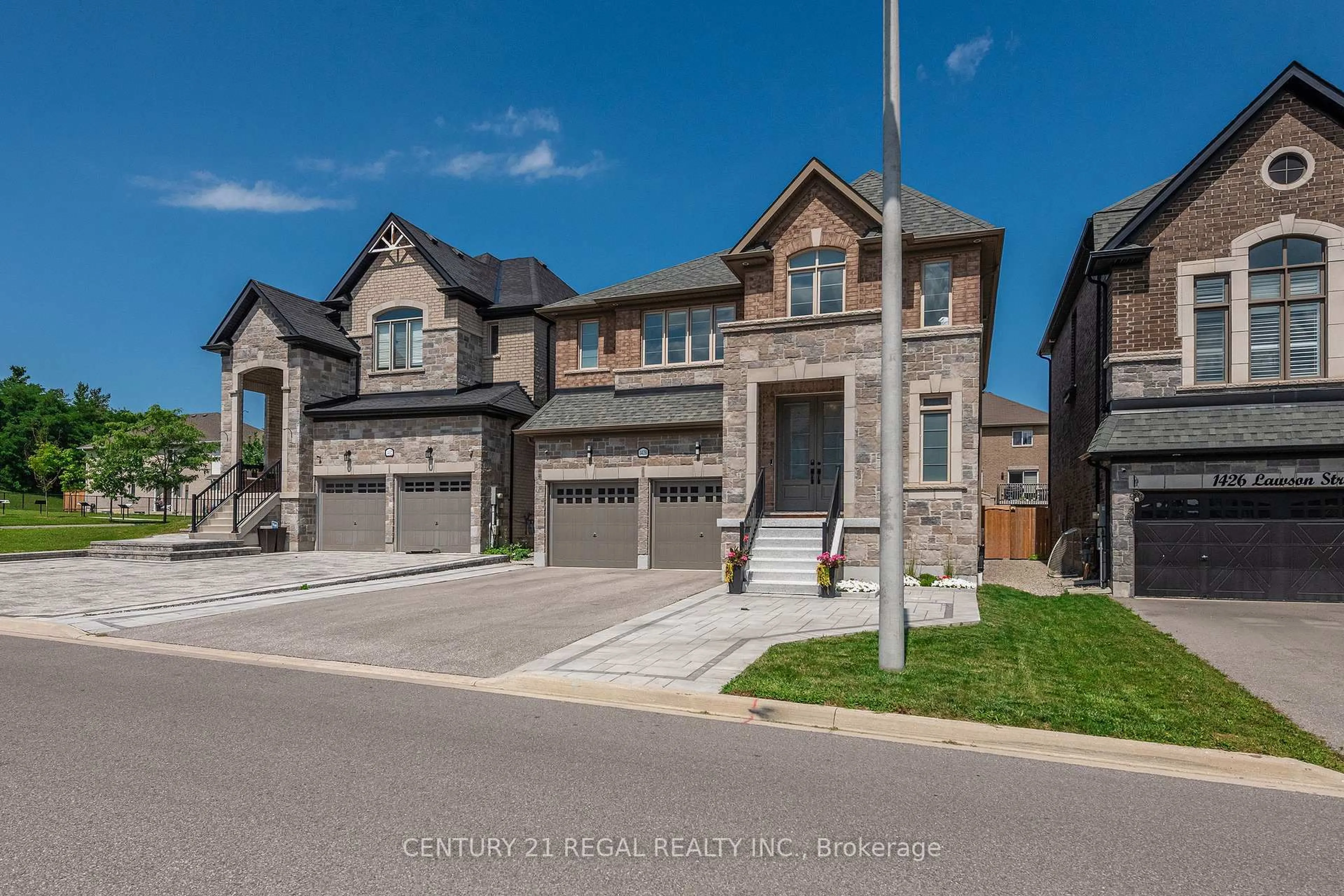 Home with brick exterior material, street for 1428 Lawson St, Innisfil Ontario L9S 0N7