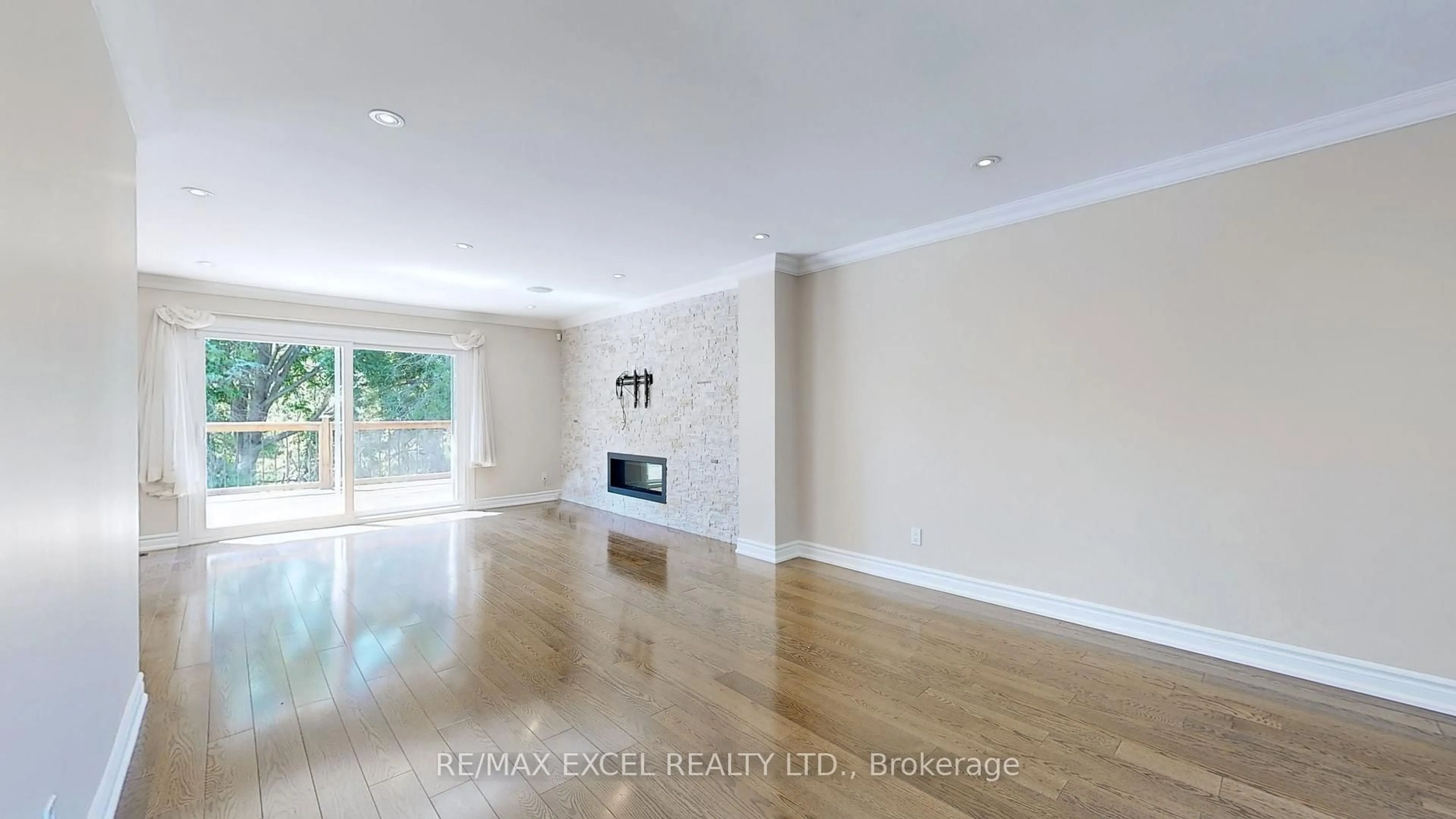 A pic of a room for 10 Alexis Rd, Markham Ontario L3T 6Z1