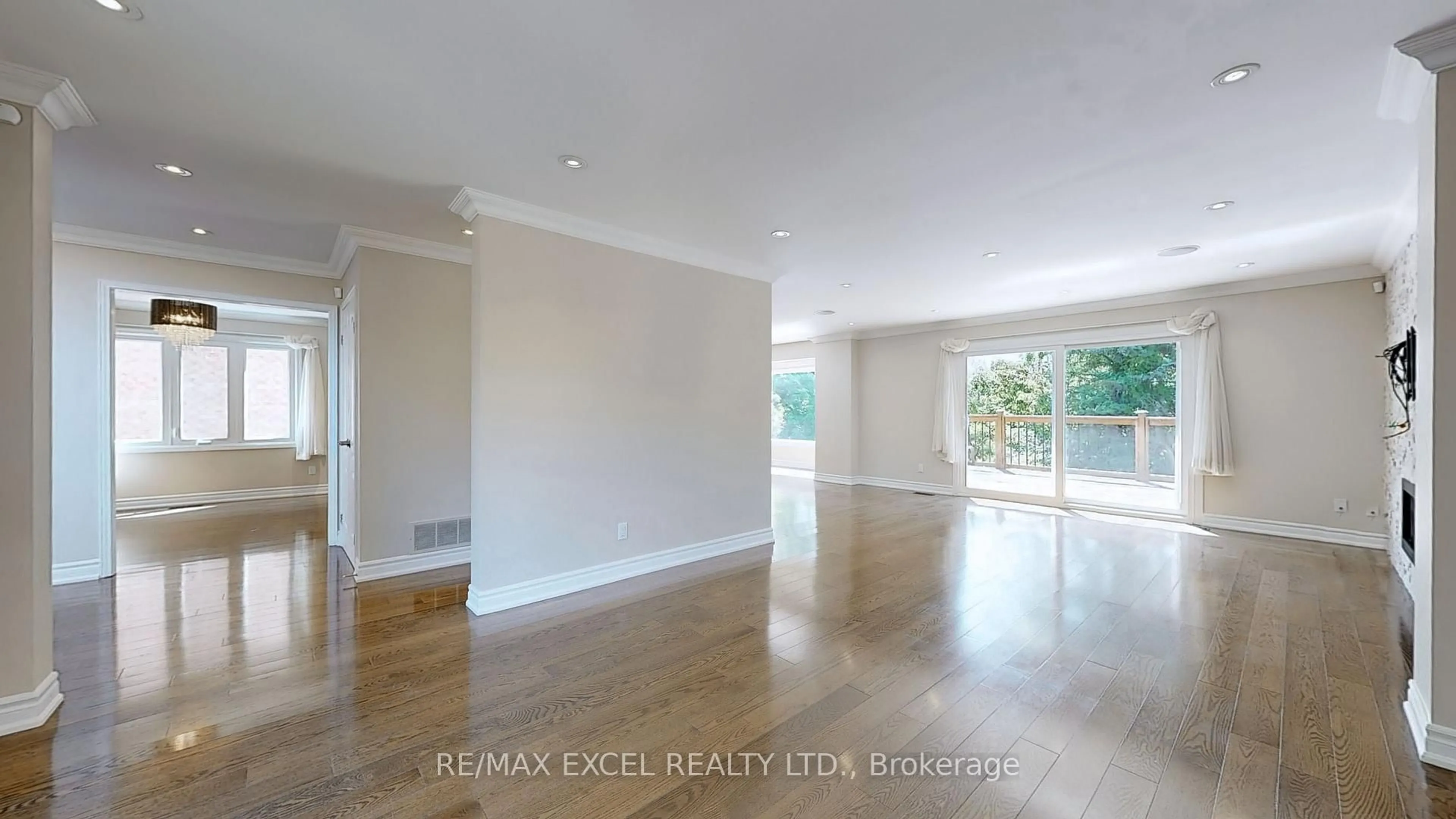 A pic of a room for 10 Alexis Rd, Markham Ontario L3T 6Z1