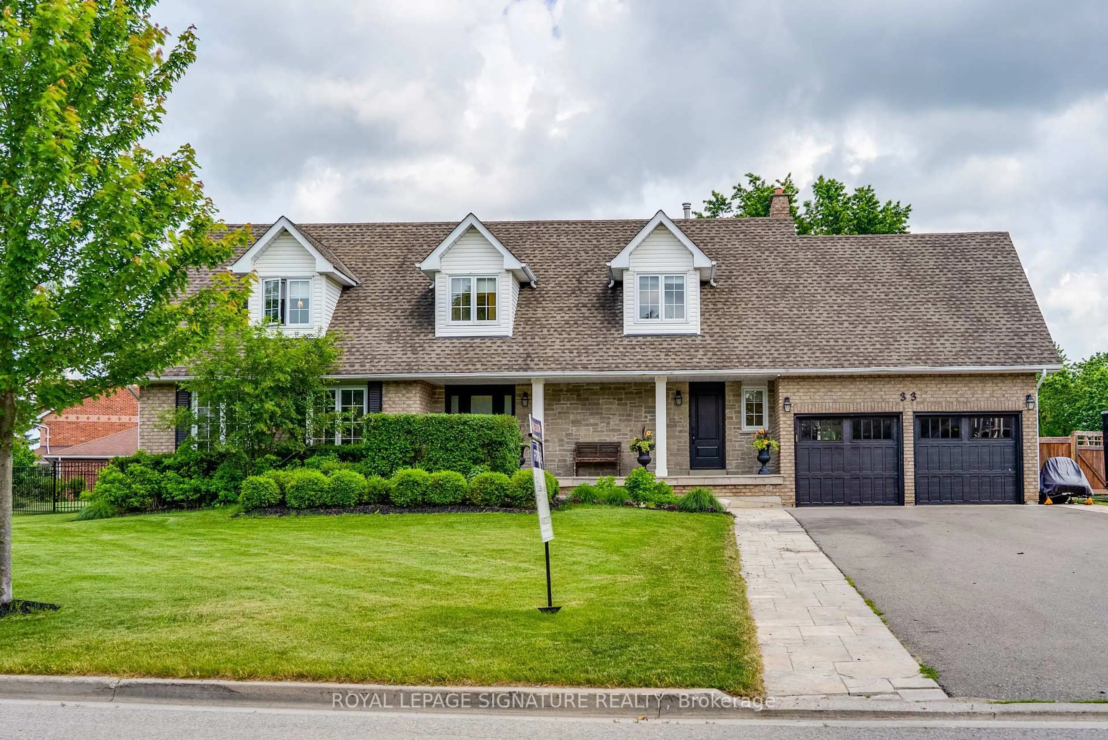 Home with brick exterior material, street for 33 Campbell Dr, Uxbridge Ontario L9P 1R5