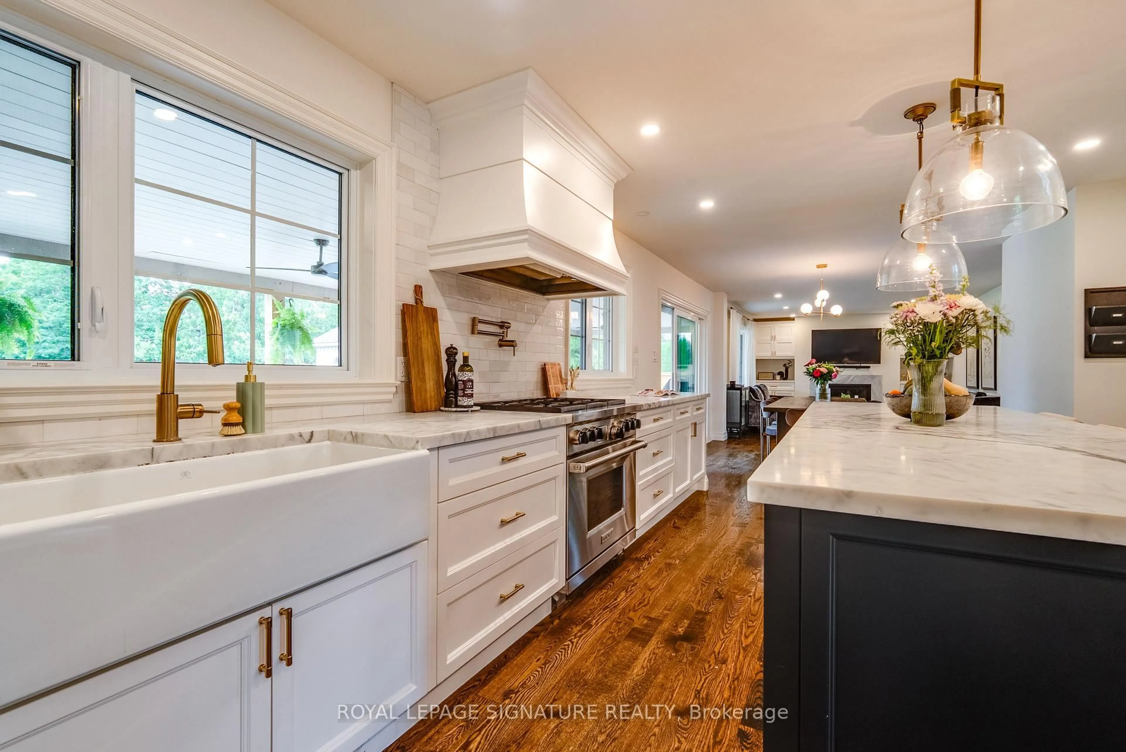 Open concept kitchen, unknown for 33 Campbell Dr, Uxbridge Ontario L9P 1R5
