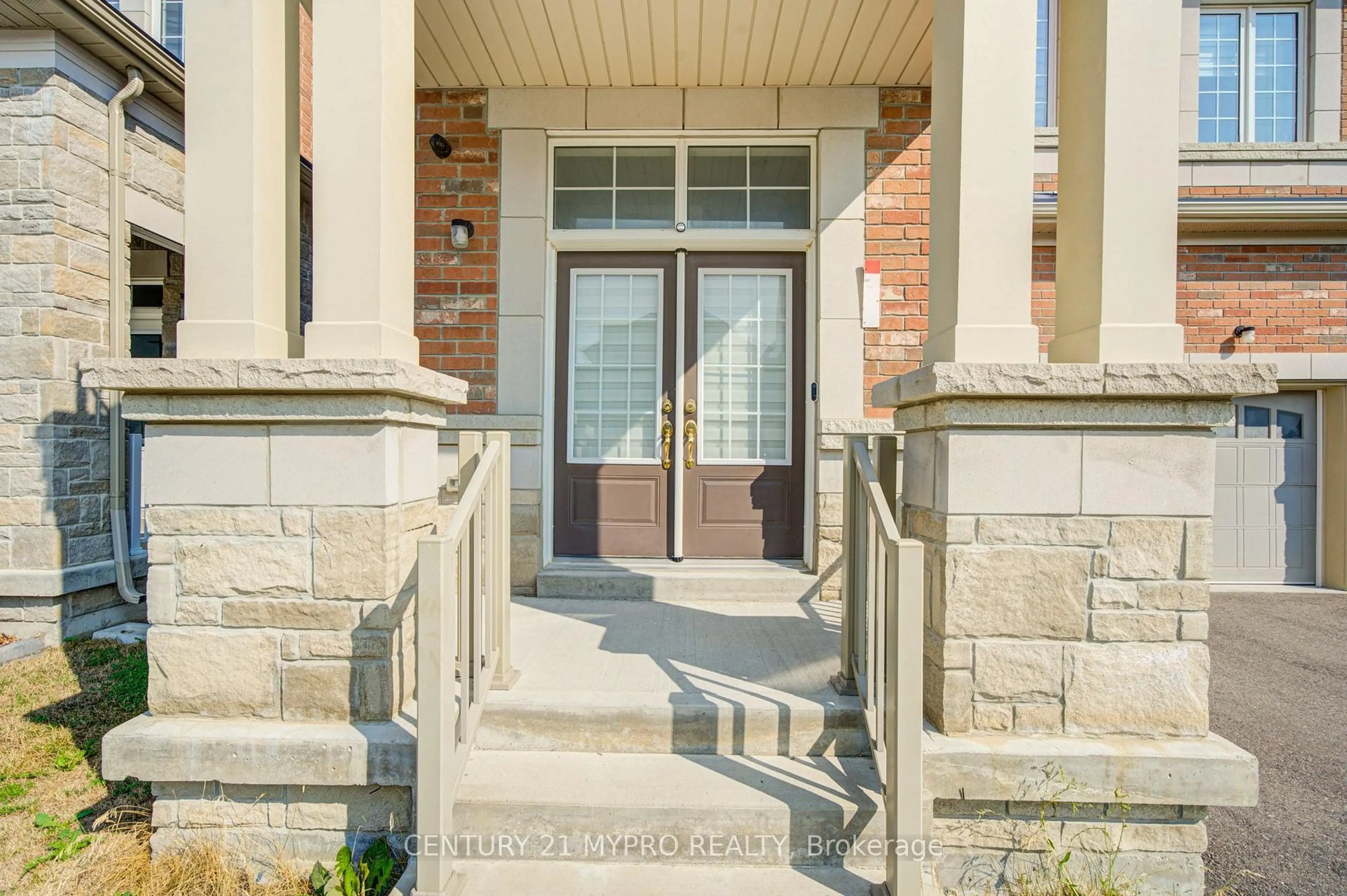 Indoor entryway for 134 Hartney Dr, Richmond Hill Ontario L4S 1N2