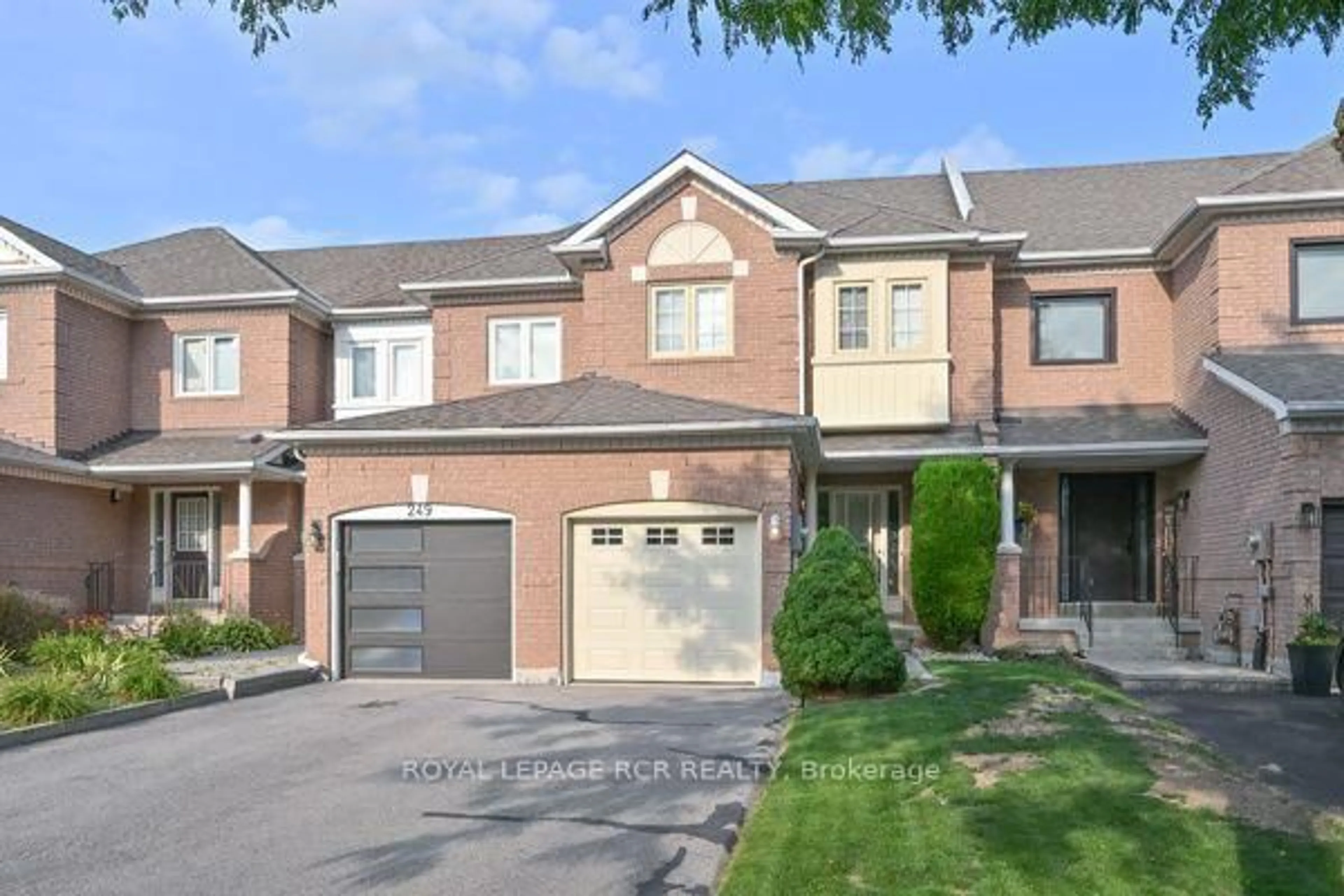 Home with brick exterior material, street for 251 Denise Circ, Newmarket Ontario L3X 2K1