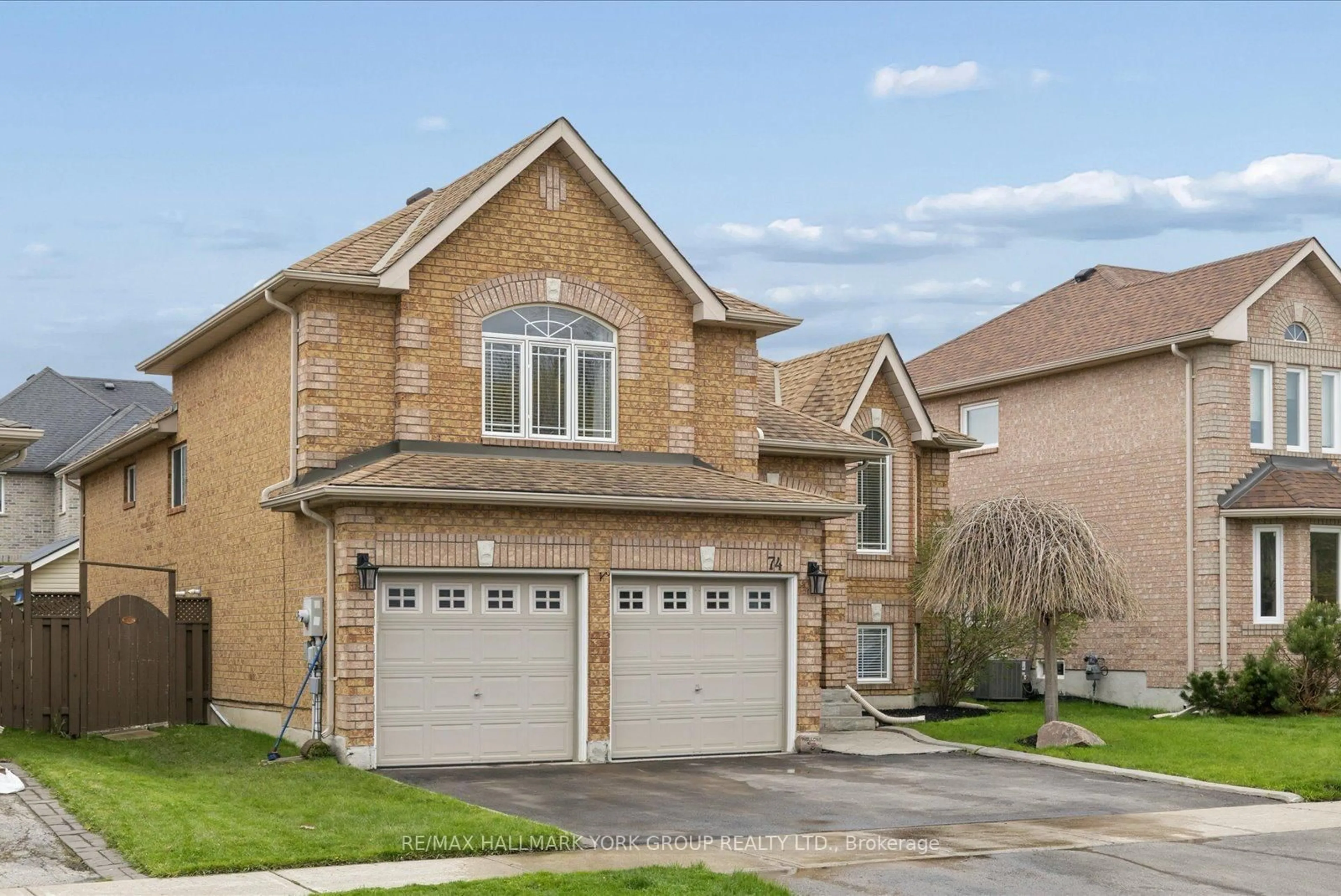 Home with brick exterior material, street for 74 Wrendale Cres, Georgina Ontario L4P 4C7