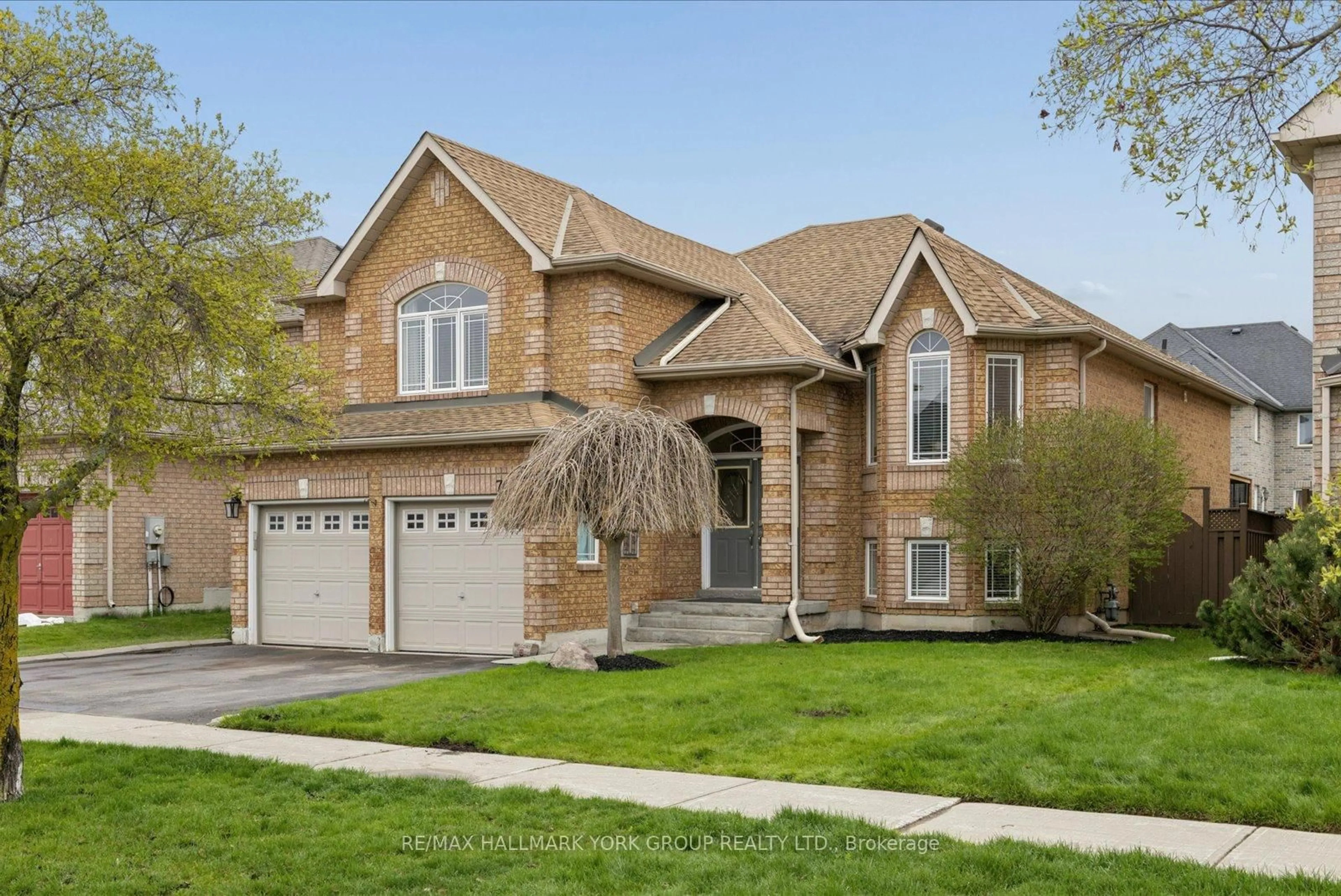 Home with brick exterior material, street for 74 Wrendale Cres, Georgina Ontario L4P 4C7