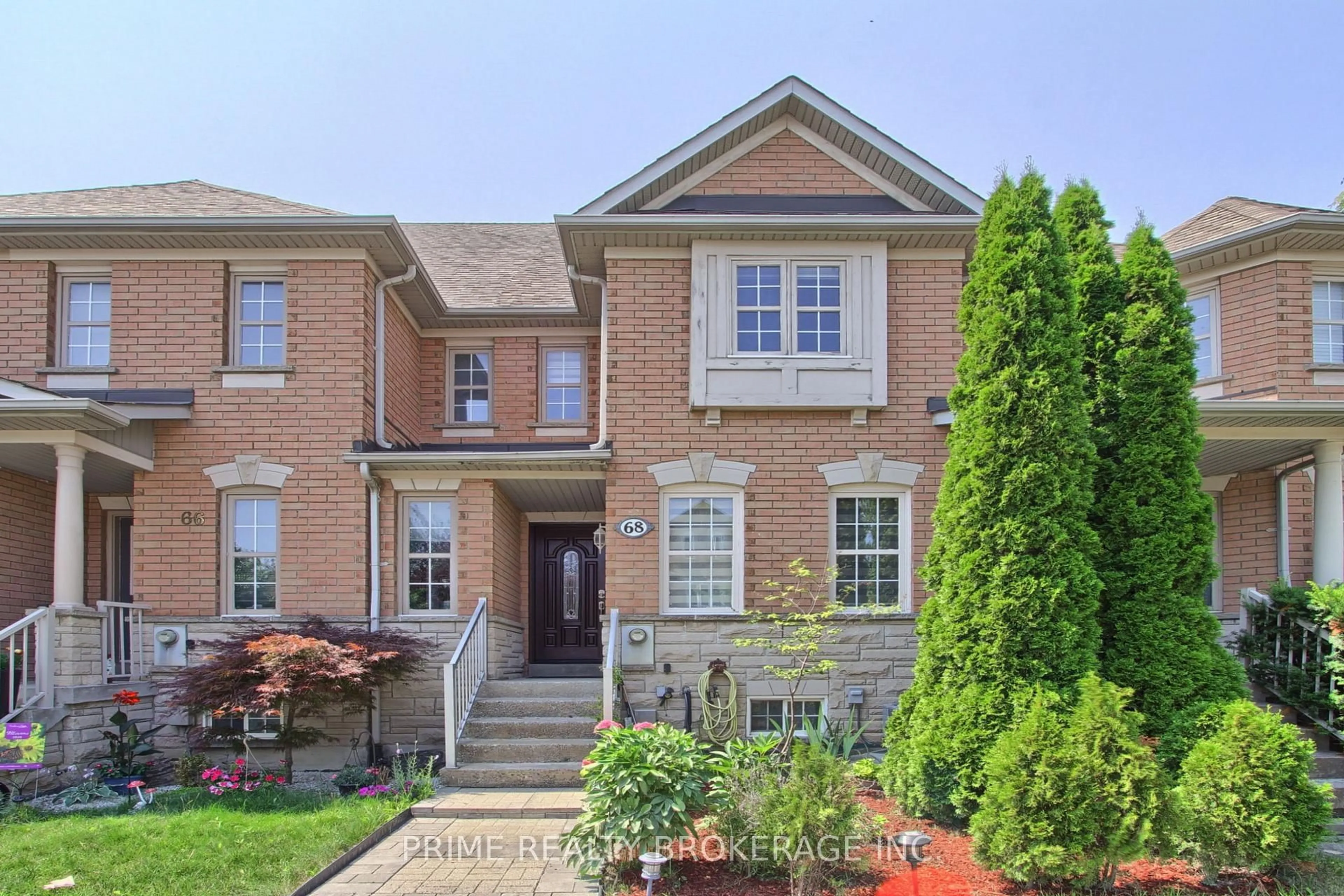 Home with brick exterior material, street for 68 Ellesmere St, Richmond Hill Ontario L4B 4E3