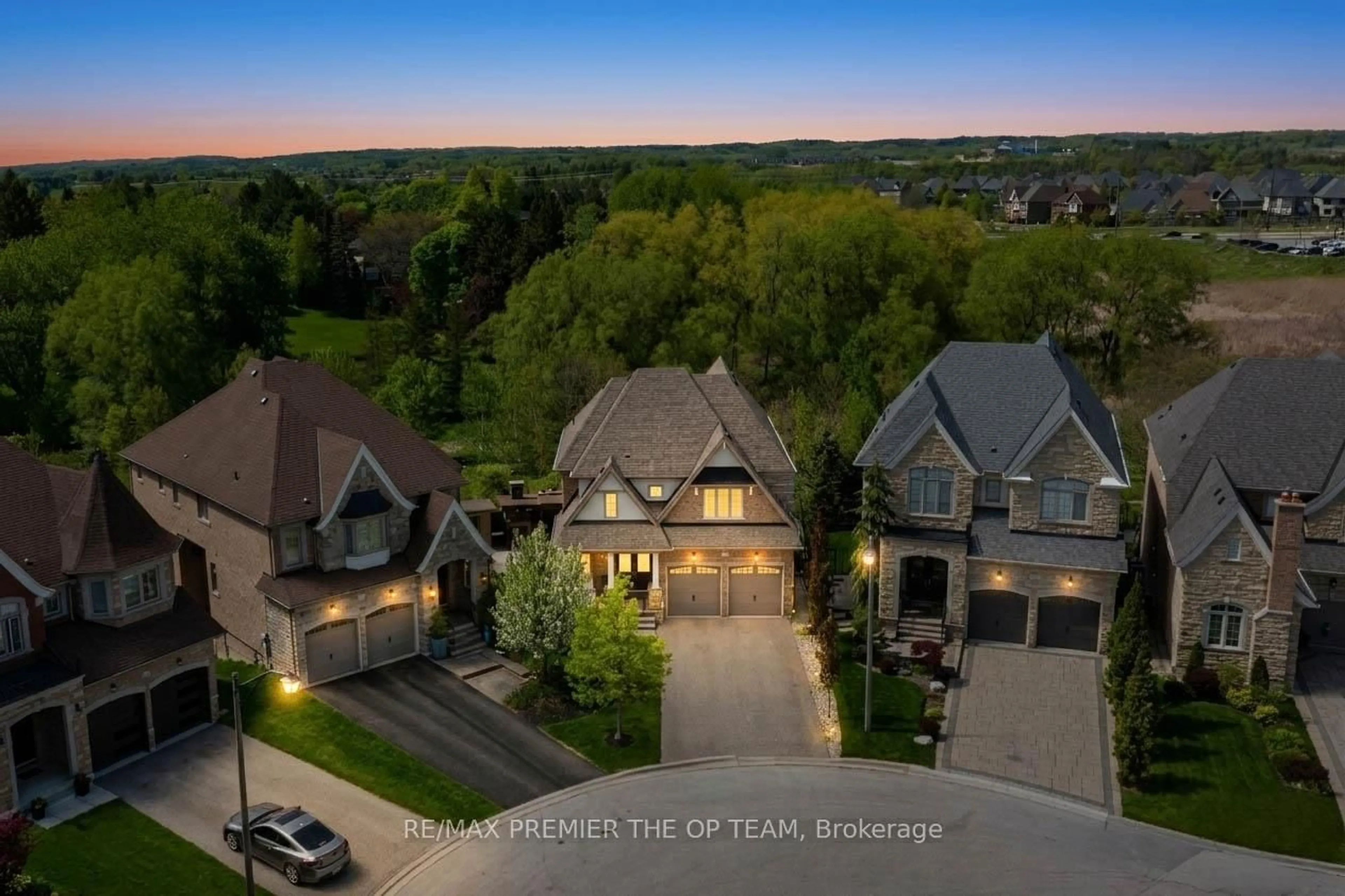 A pic from outside/outdoor area/front of a property/back of a property/a pic from drone, unknown for 22 Adelia Pl, King Ontario L7B 0B4