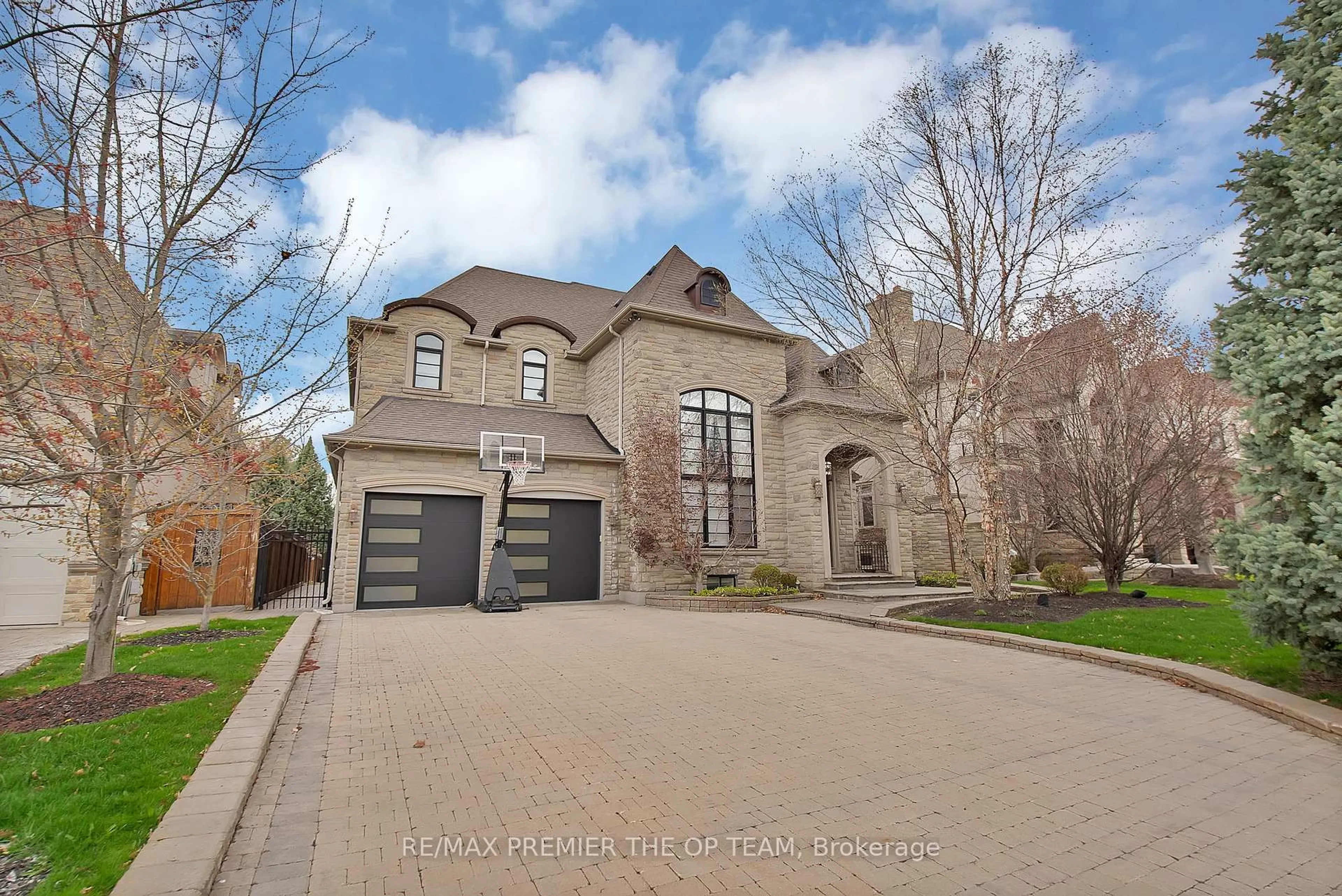 Home with brick exterior material, street for 62 Autumn Grove Crt, Vaughan Ontario L0J 1C0