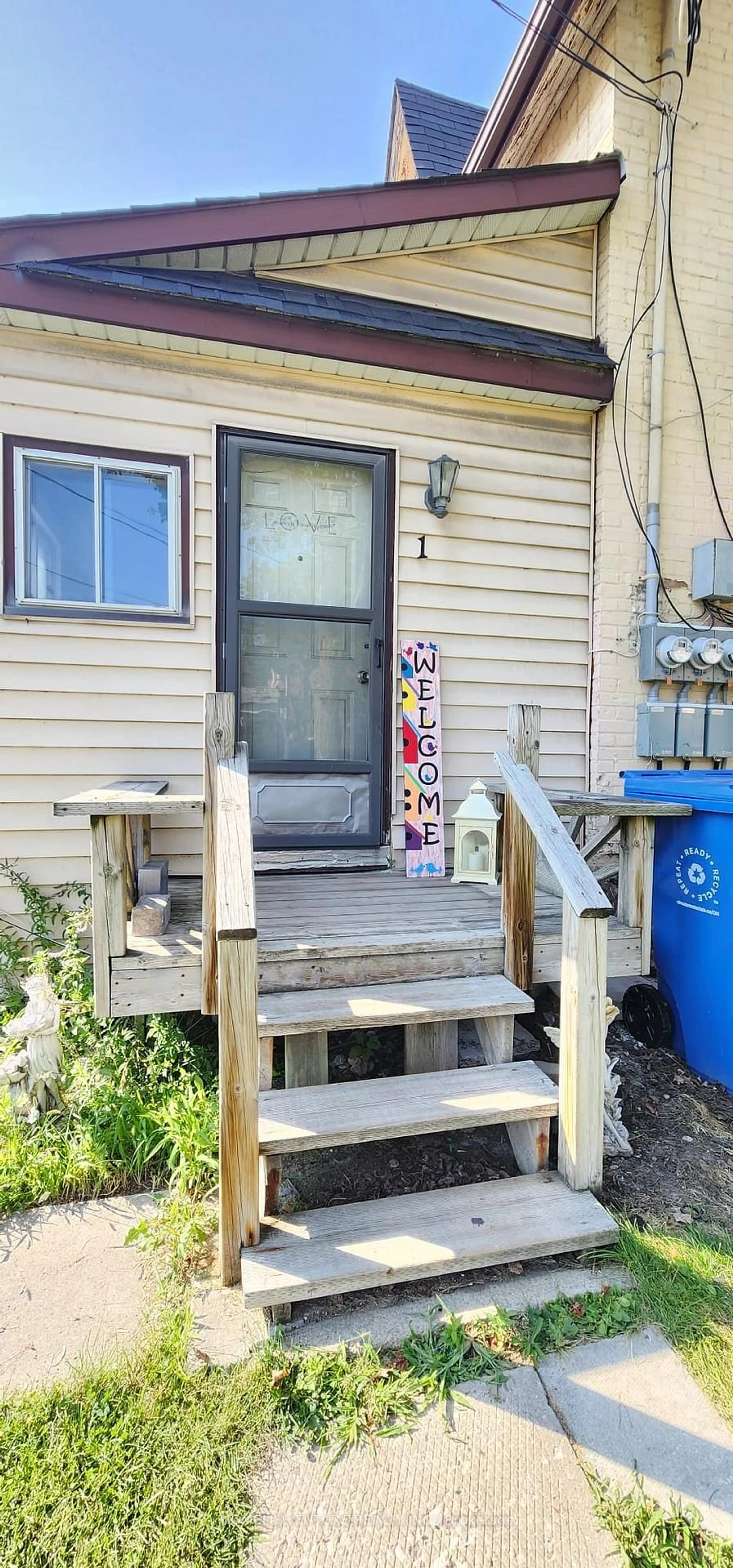 Unknown for 41 High St, Georgina Ontario L0E 1R0