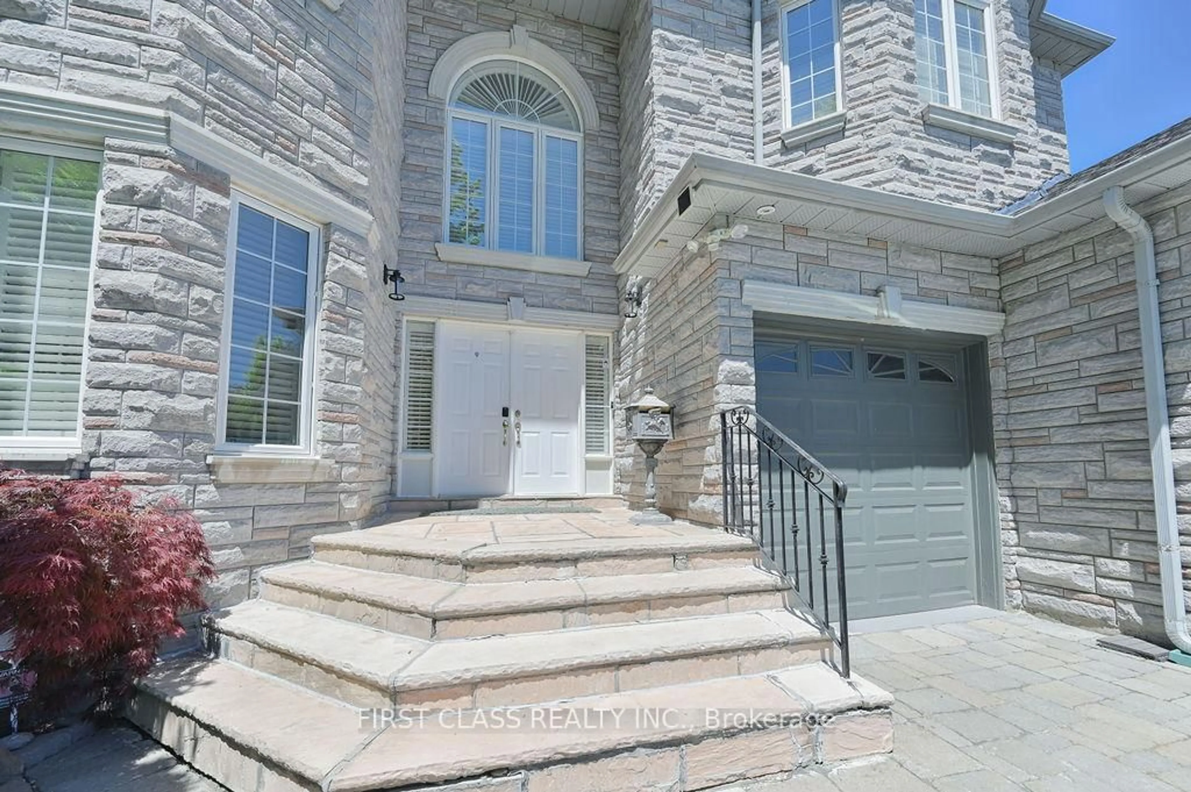 Unknown for 2 wainwright Ave, Richmond Hill Ontario L4C 5R5
