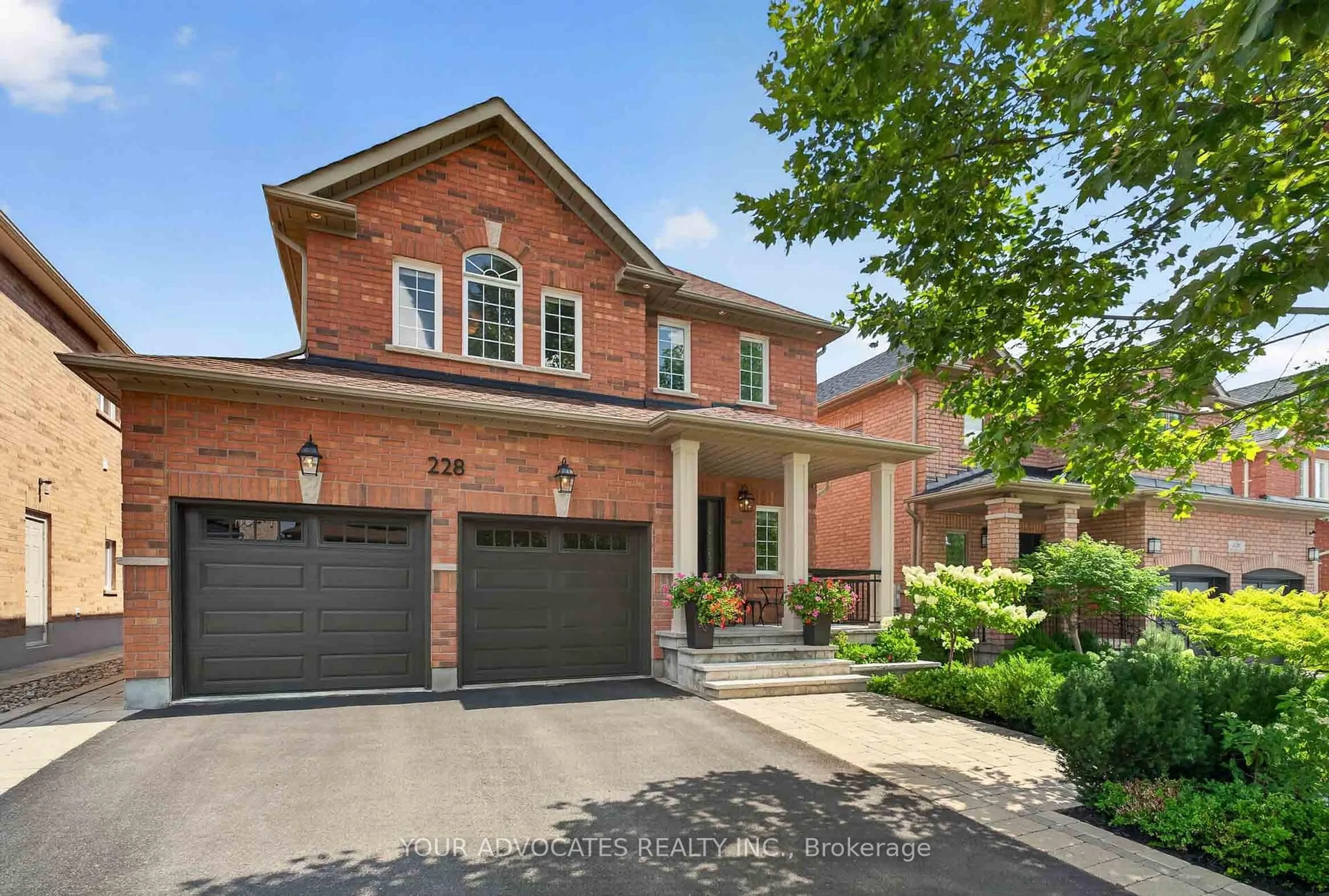 Home with brick exterior material, street for 228 Twin Hills Acre, Vaughan Ontario L4H 0H4