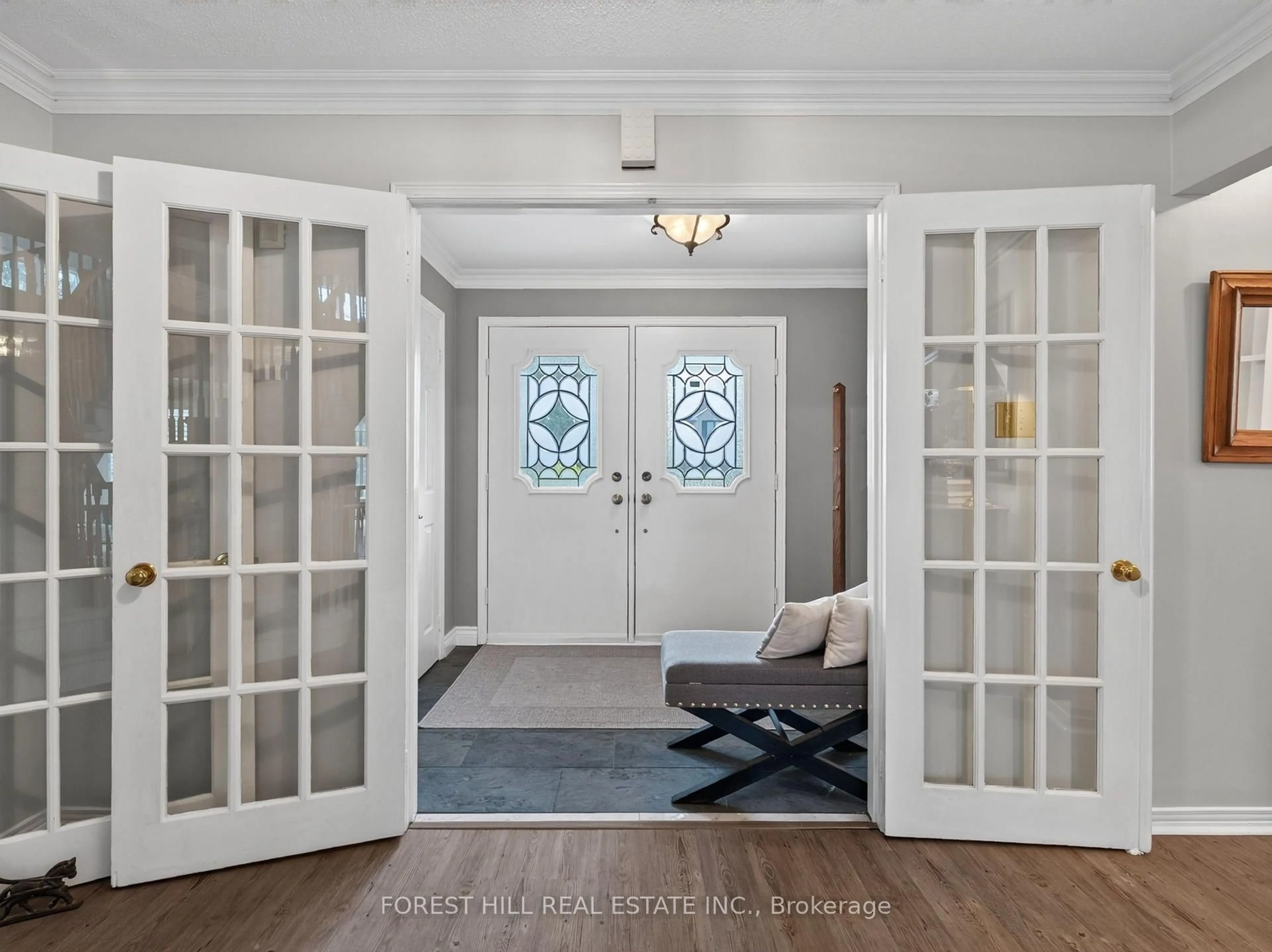 Indoor entryway for 36 Trillium Dr, Aurora Ontario L4G 6A7