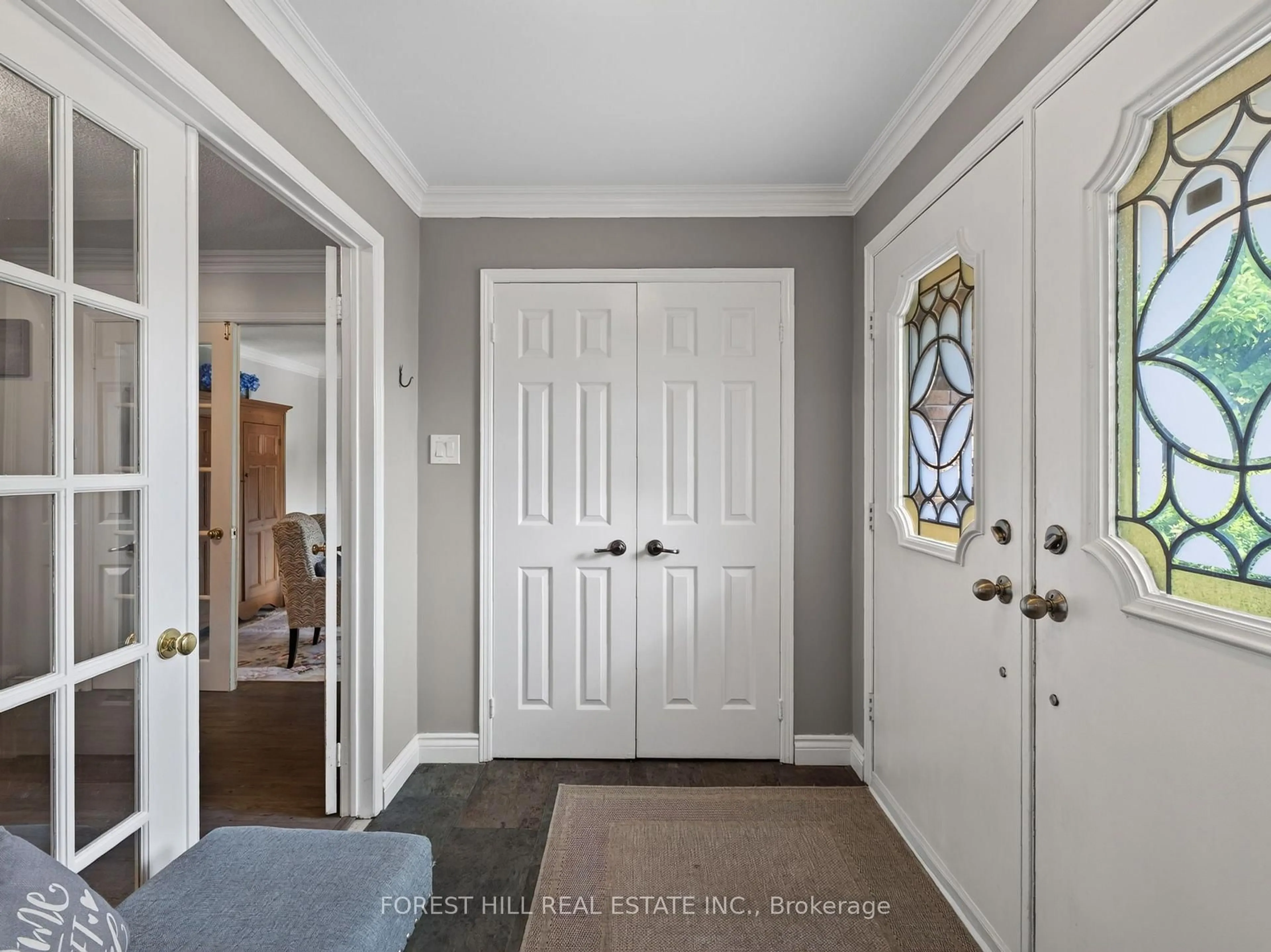 Indoor entryway for 36 Trillium Dr, Aurora Ontario L4G 6A7