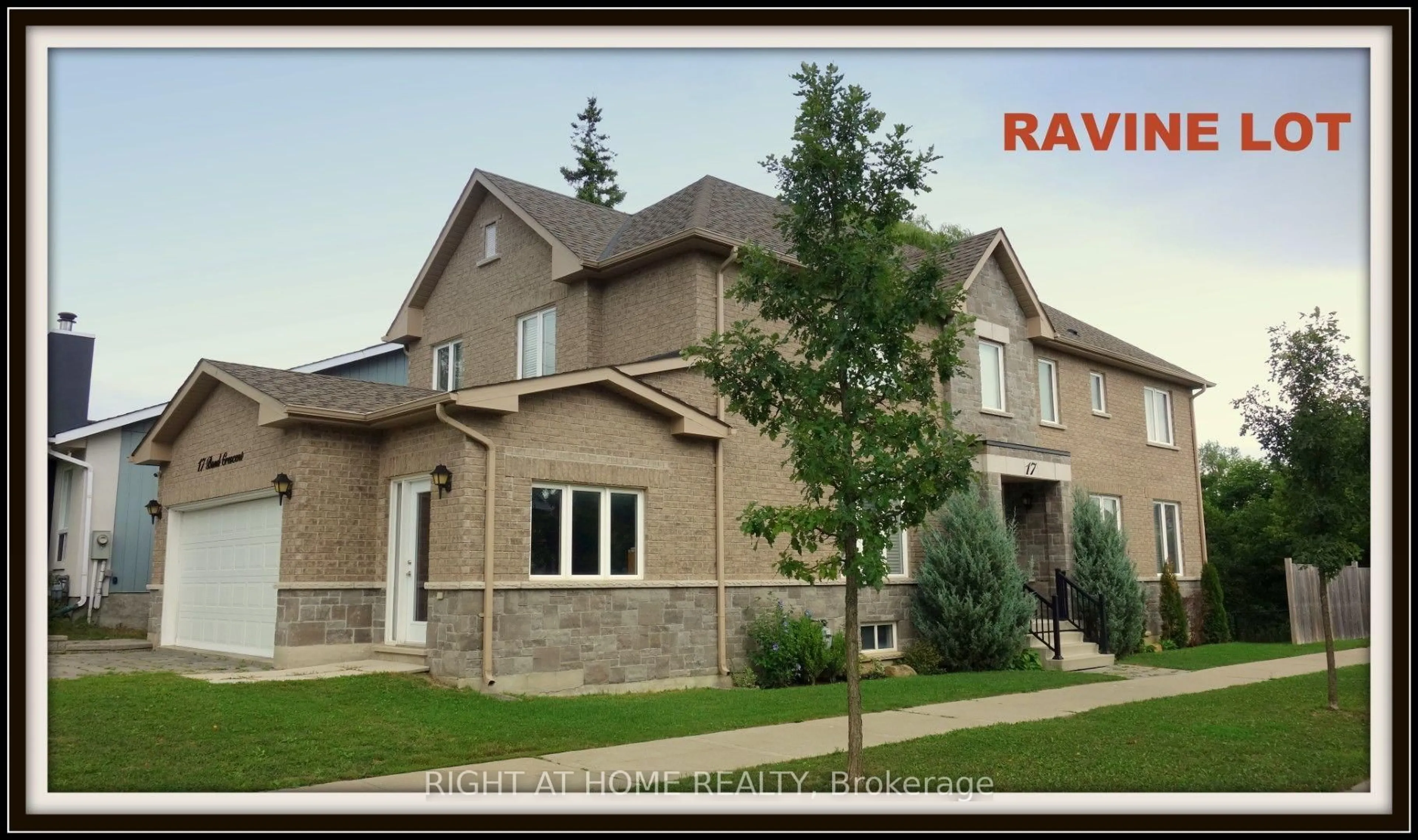Home with brick exterior material, building for 17 Bond Cres, Richmond Hill Ontario L4E 3K2