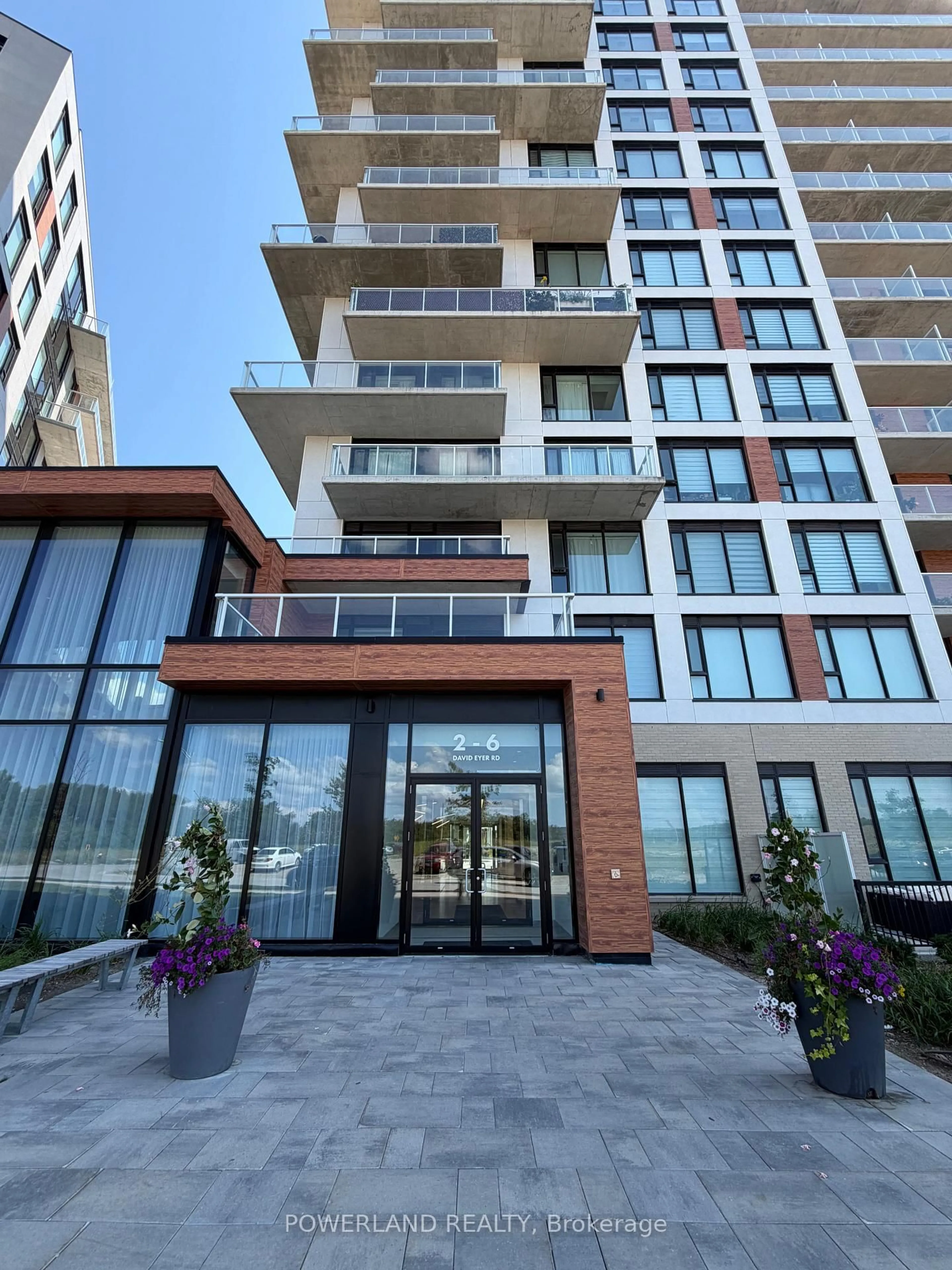 Indoor foyer for 2 David Eyer Rd #828, Richmond Hill Ontario L4S 0N6