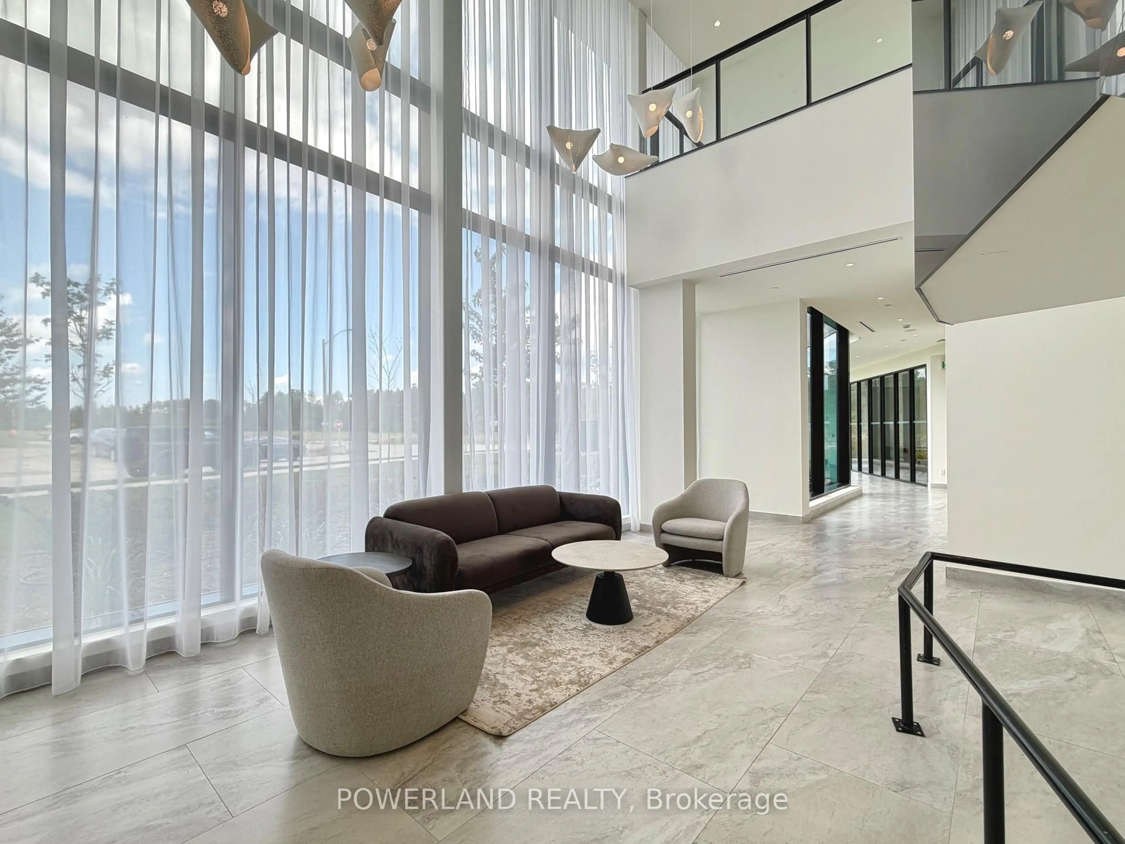 Indoor foyer for 2 David Eyer Rd #828, Richmond Hill Ontario L4S 0N6