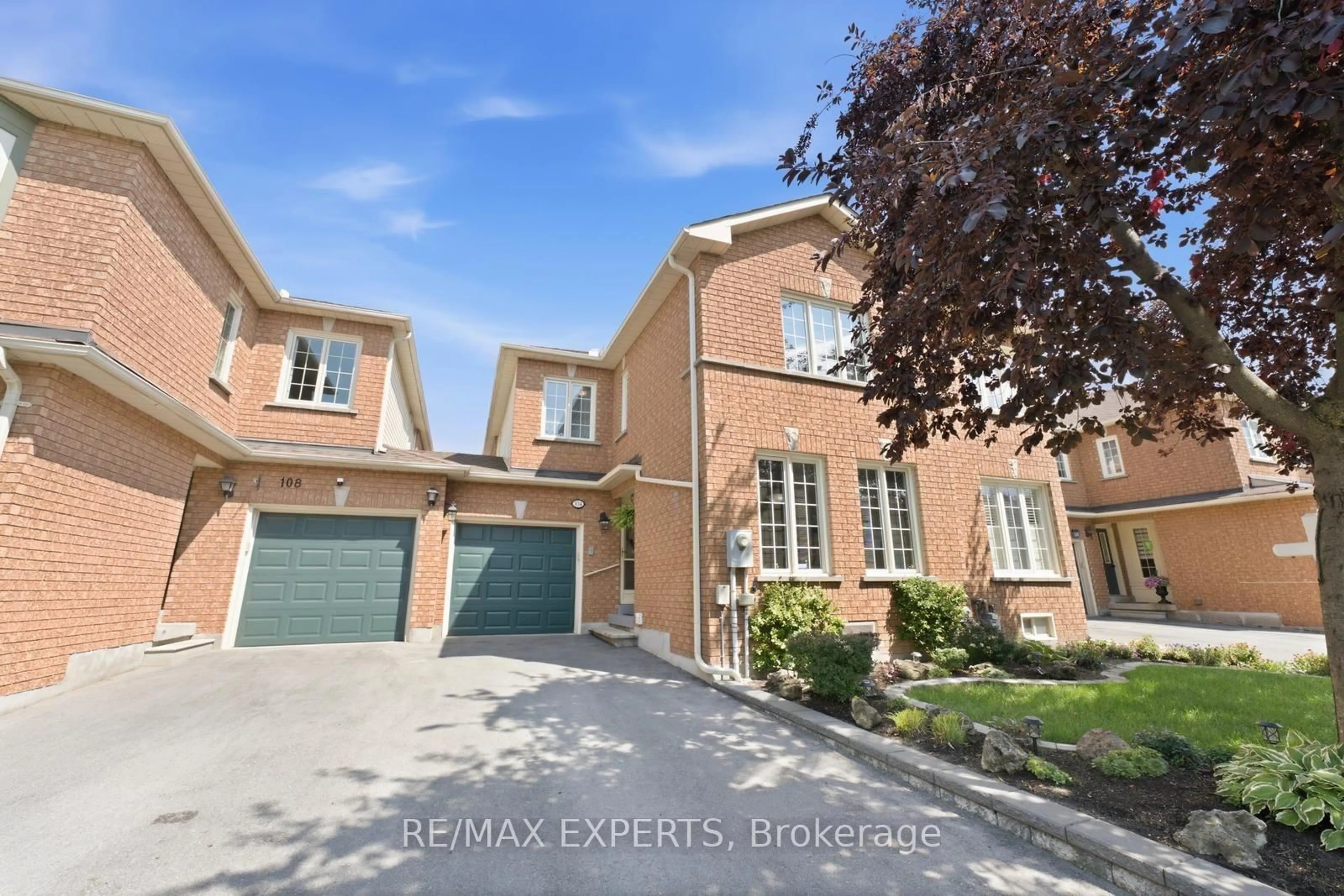 Home with brick exterior material, street for 104 Pinedale Gate, Vaughan Ontario L4L 8X3