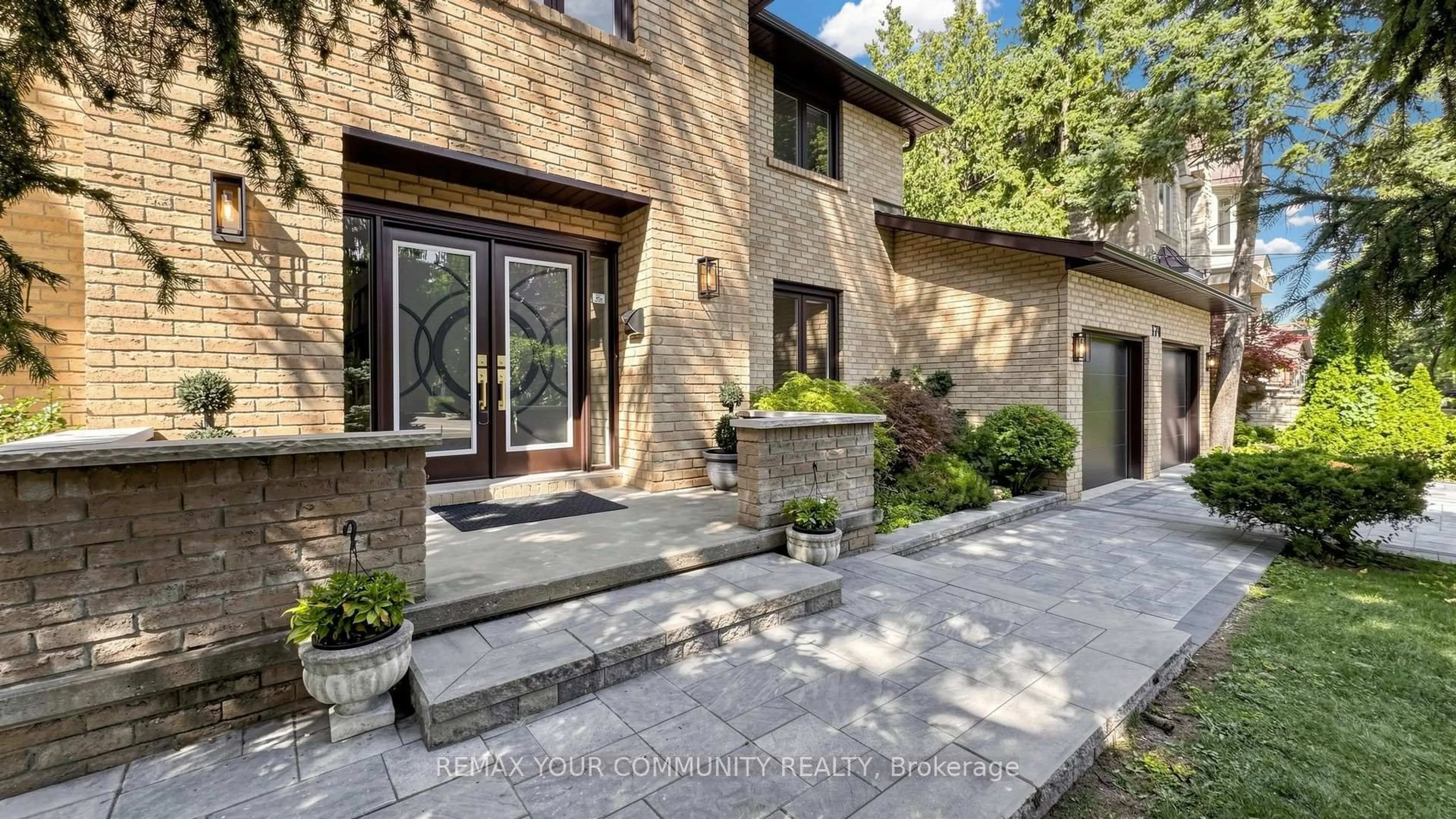 Home with brick exterior material, street for 170 Garden Ave, Richmond Hill Ontario L4C 6M2