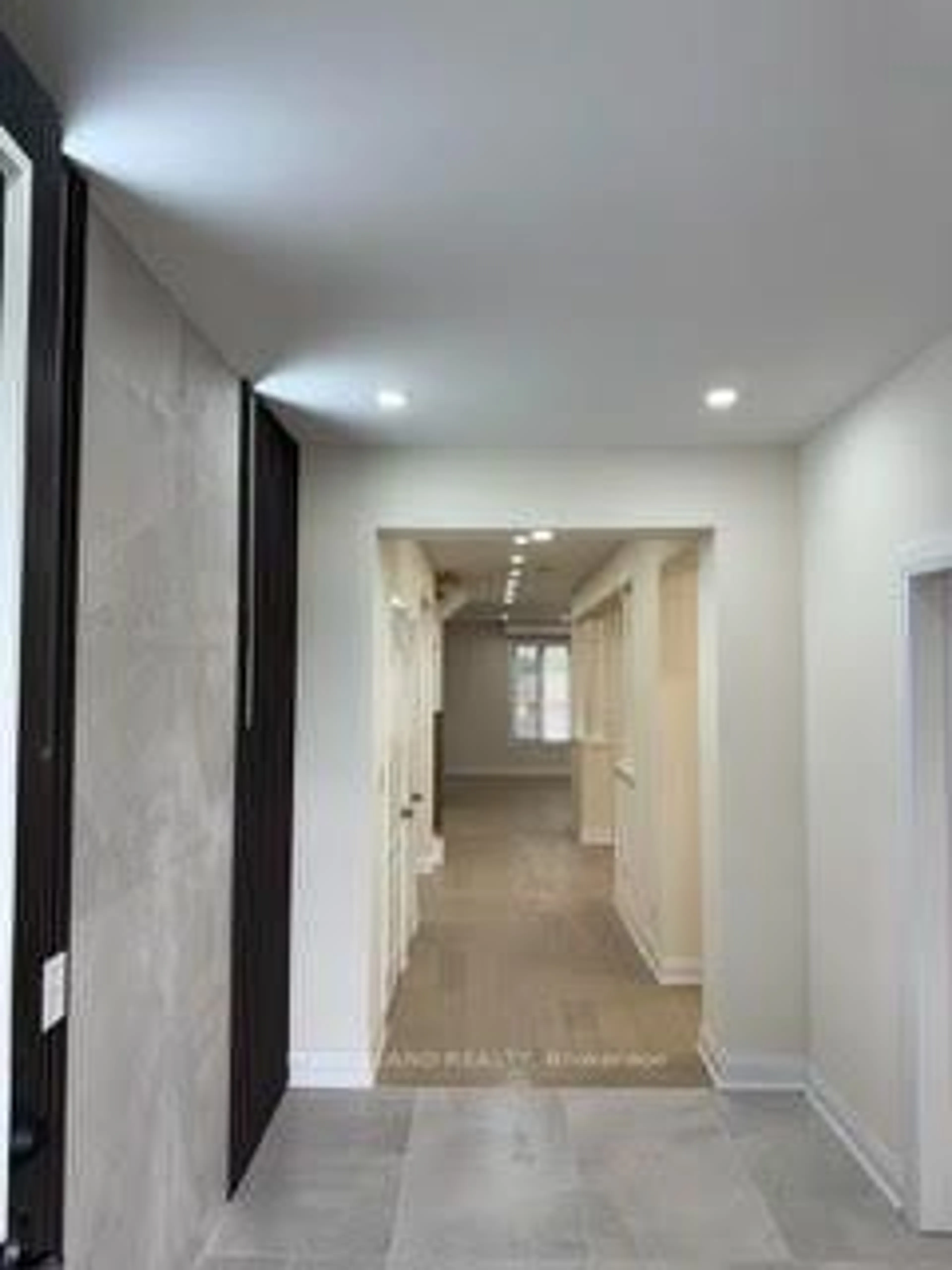 Indoor foyer for 3 Fairgrounds Lane, Brock Ontario L0C 1H0