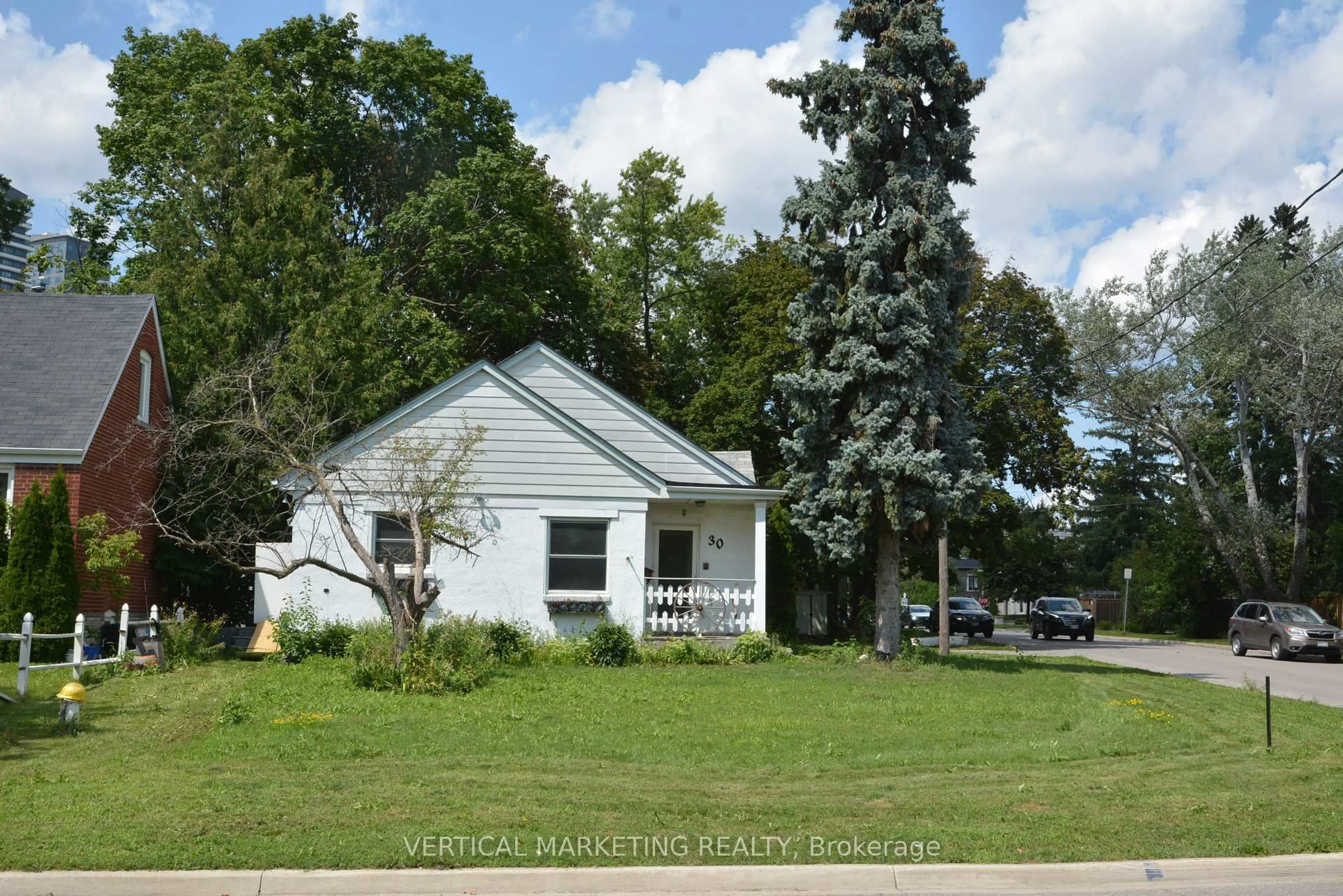 Home with vinyl exterior material, street for 30 Highland Park Blvd, Markham Ontario L3T 1B1