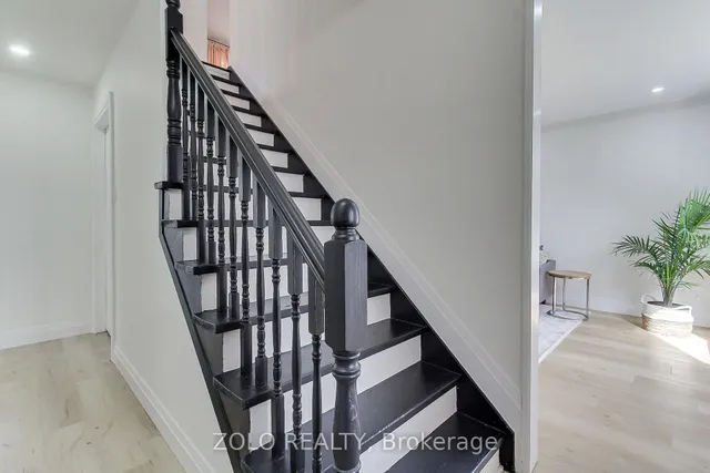 388 Terry Dr, Newmarket 3