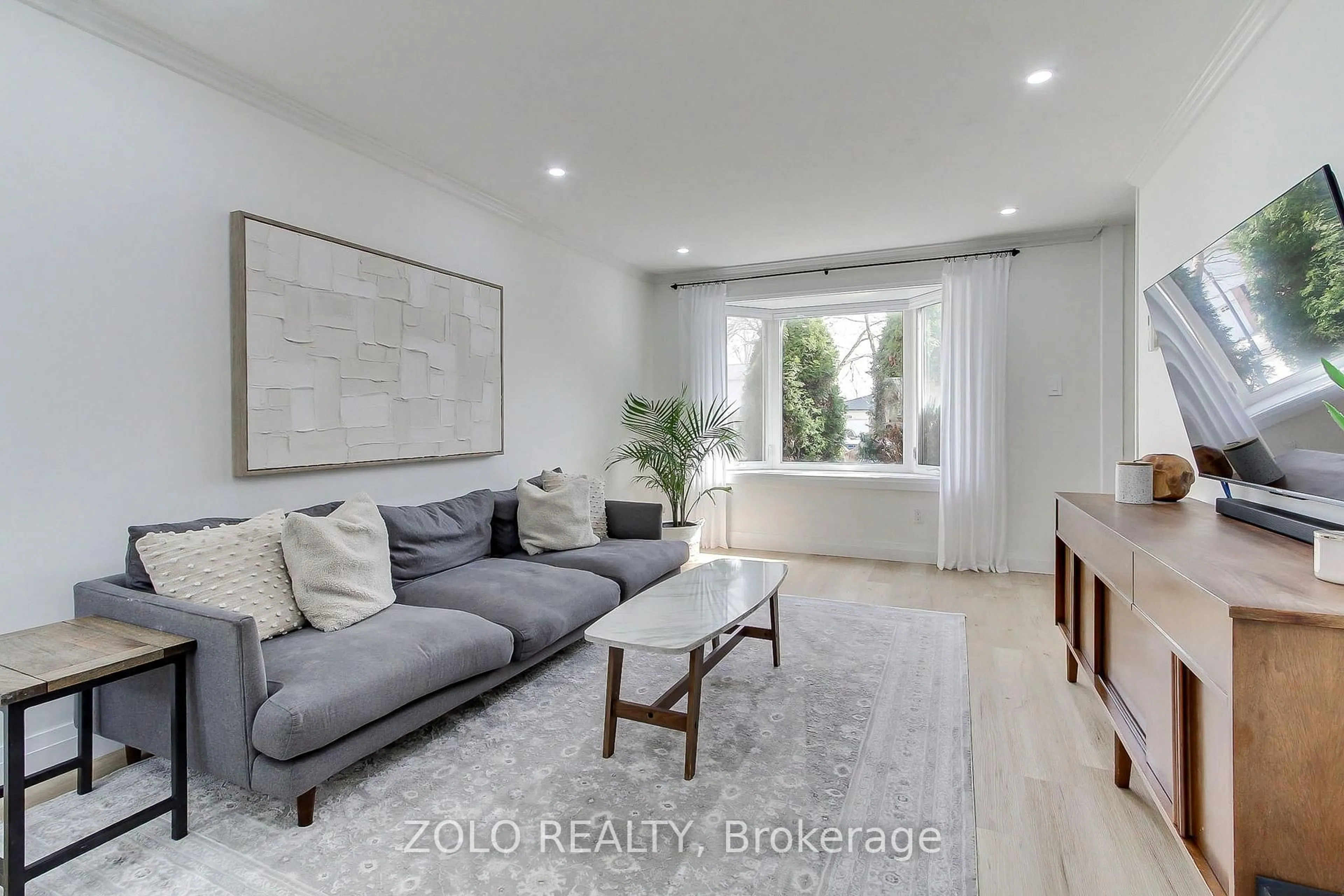Living room with furniture, unknown for 388 Terry Dr, Newmarket Ontario L3Y 5E7