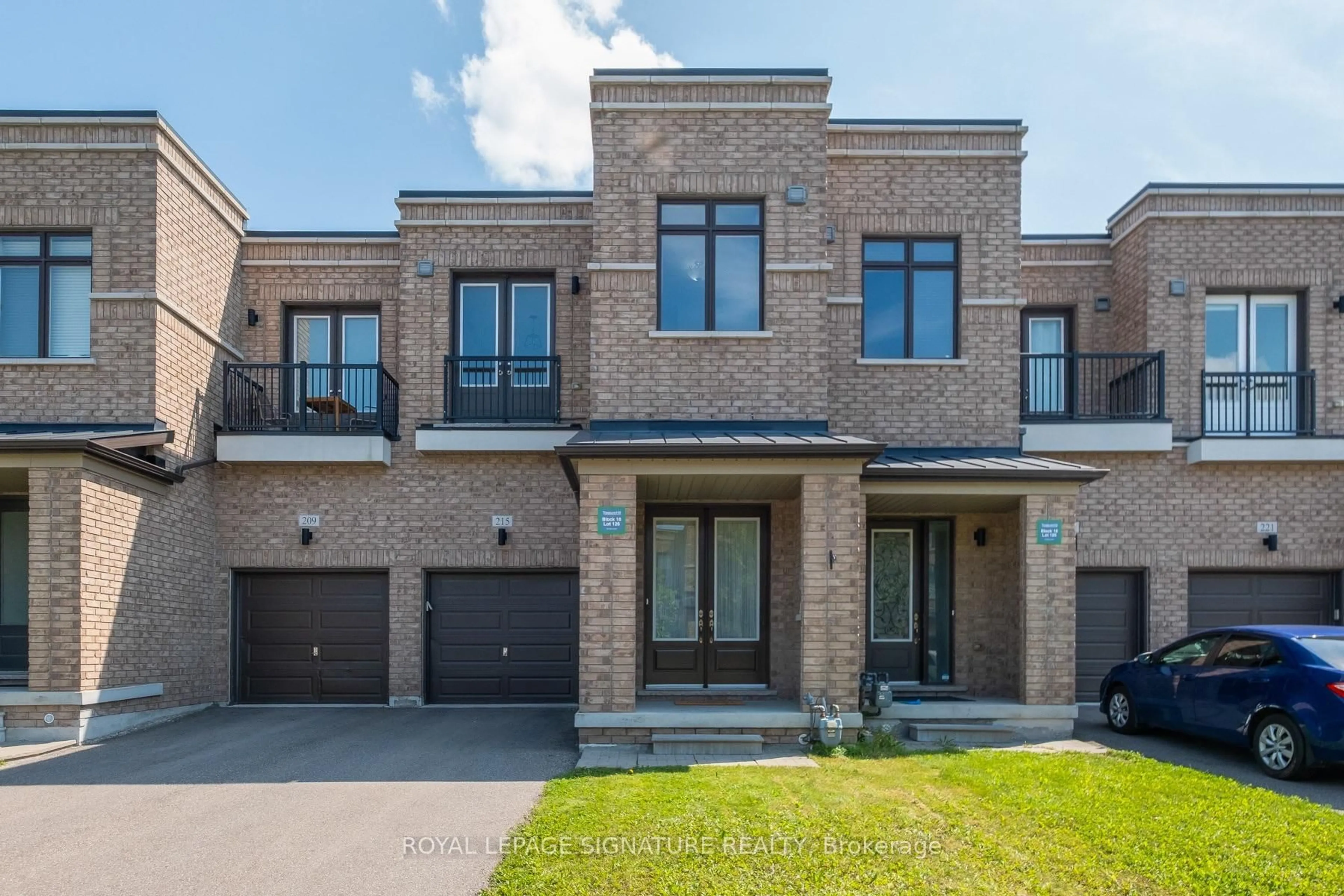 Home with brick exterior material, street for 215 Elyse Crt, Aurora Ontario L4G 2C9