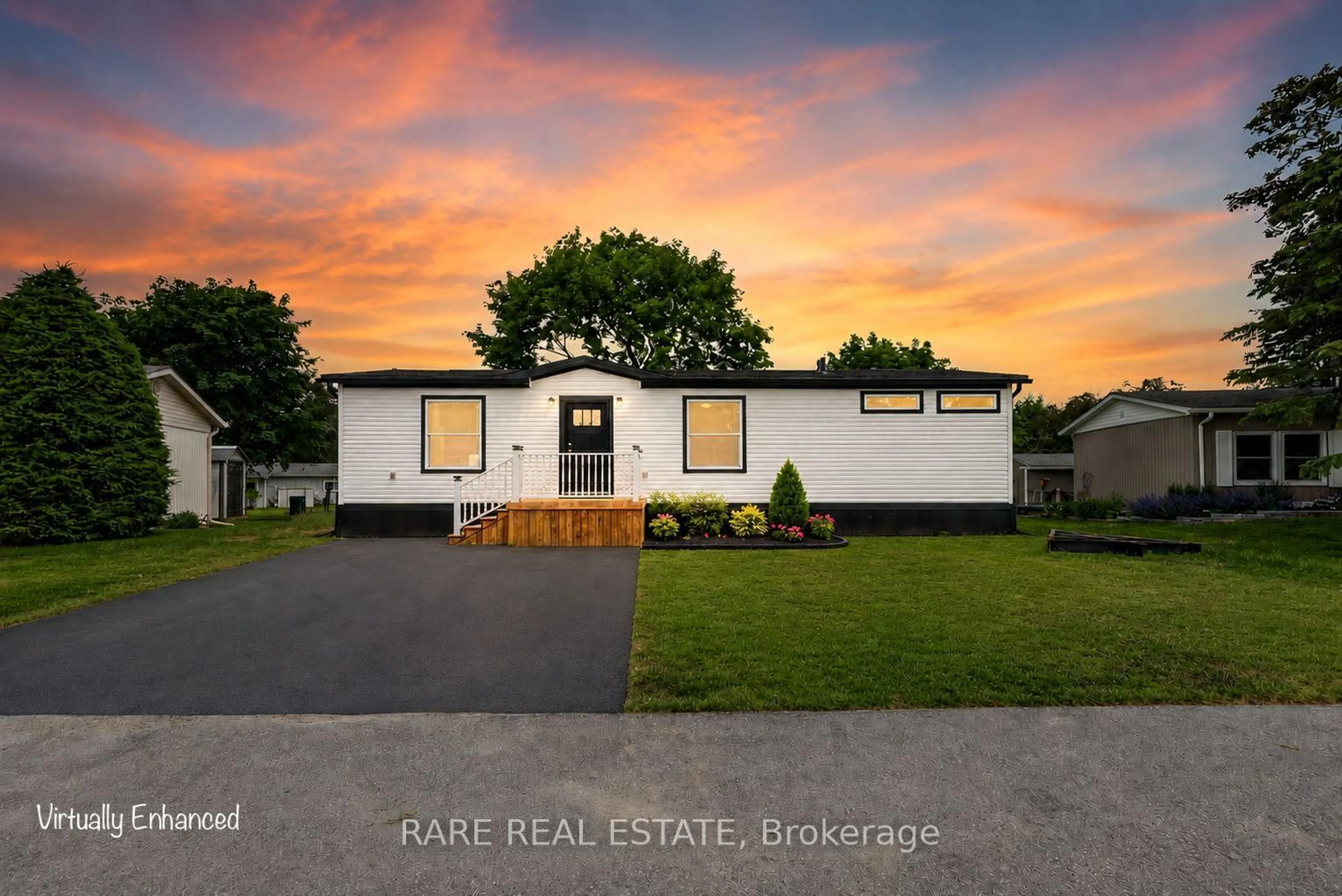 Home with vinyl exterior material, street for 76 Linden Lane, Innisfil Ontario L9S 1P2
