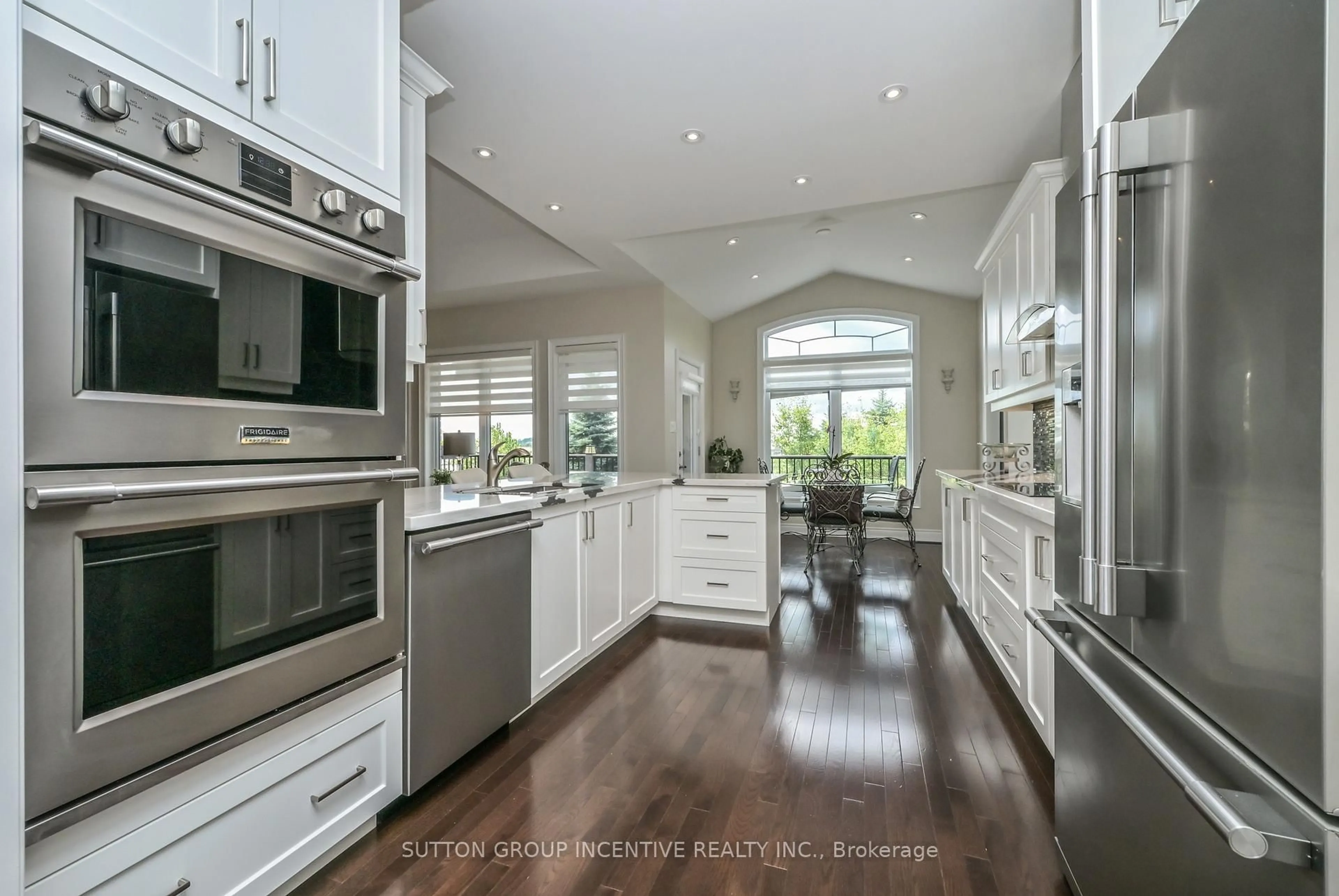Open concept kitchen, unknown for 4 Westmount Dr, New Tecumseth Ontario L9R 0P5
