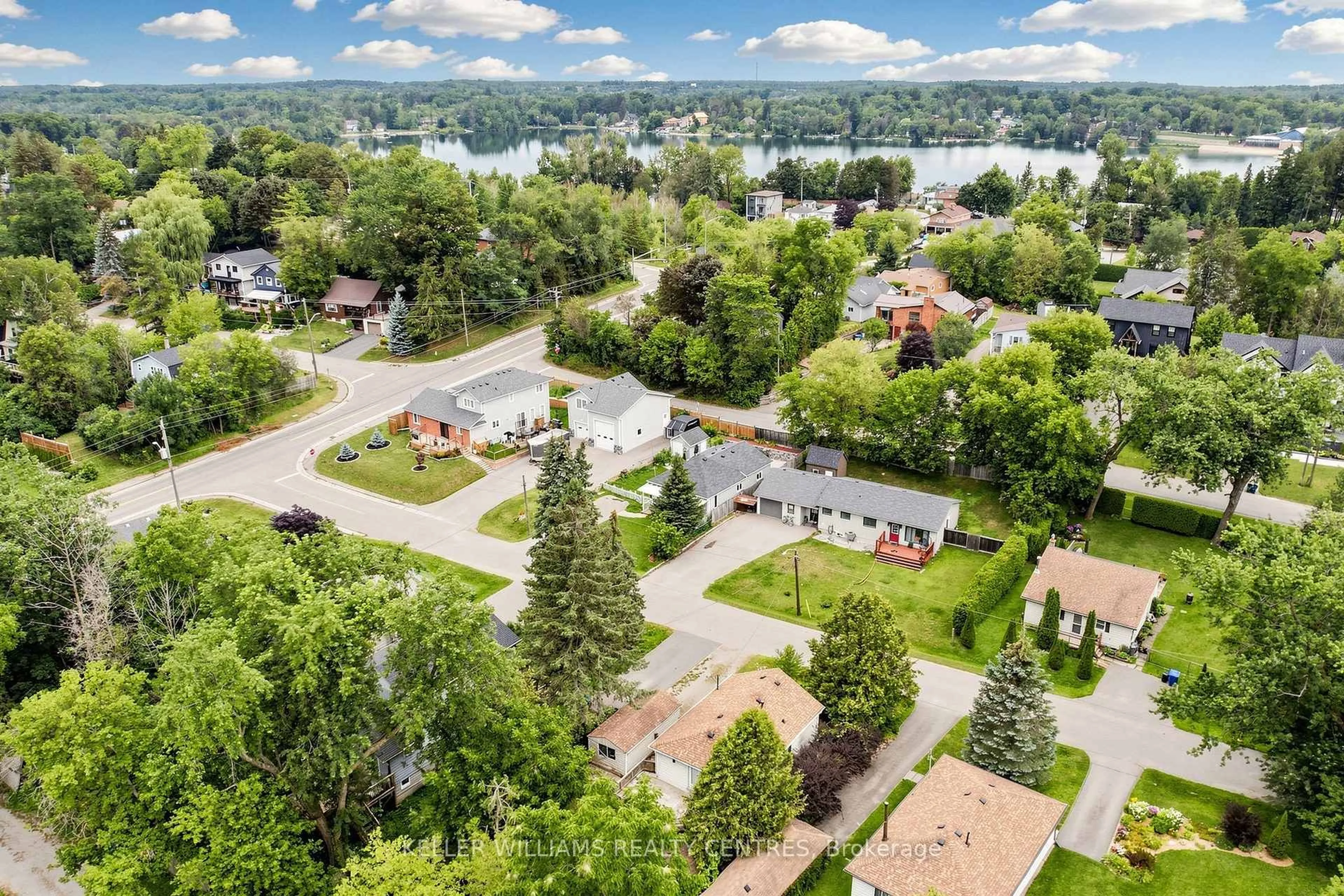 A pic from outside/outdoor area/front of a property/back of a property/a pic from drone, water/lake/river/ocean view for 9 Maple Grove St, Whitchurch-Stouffville Ontario L4A 2X6