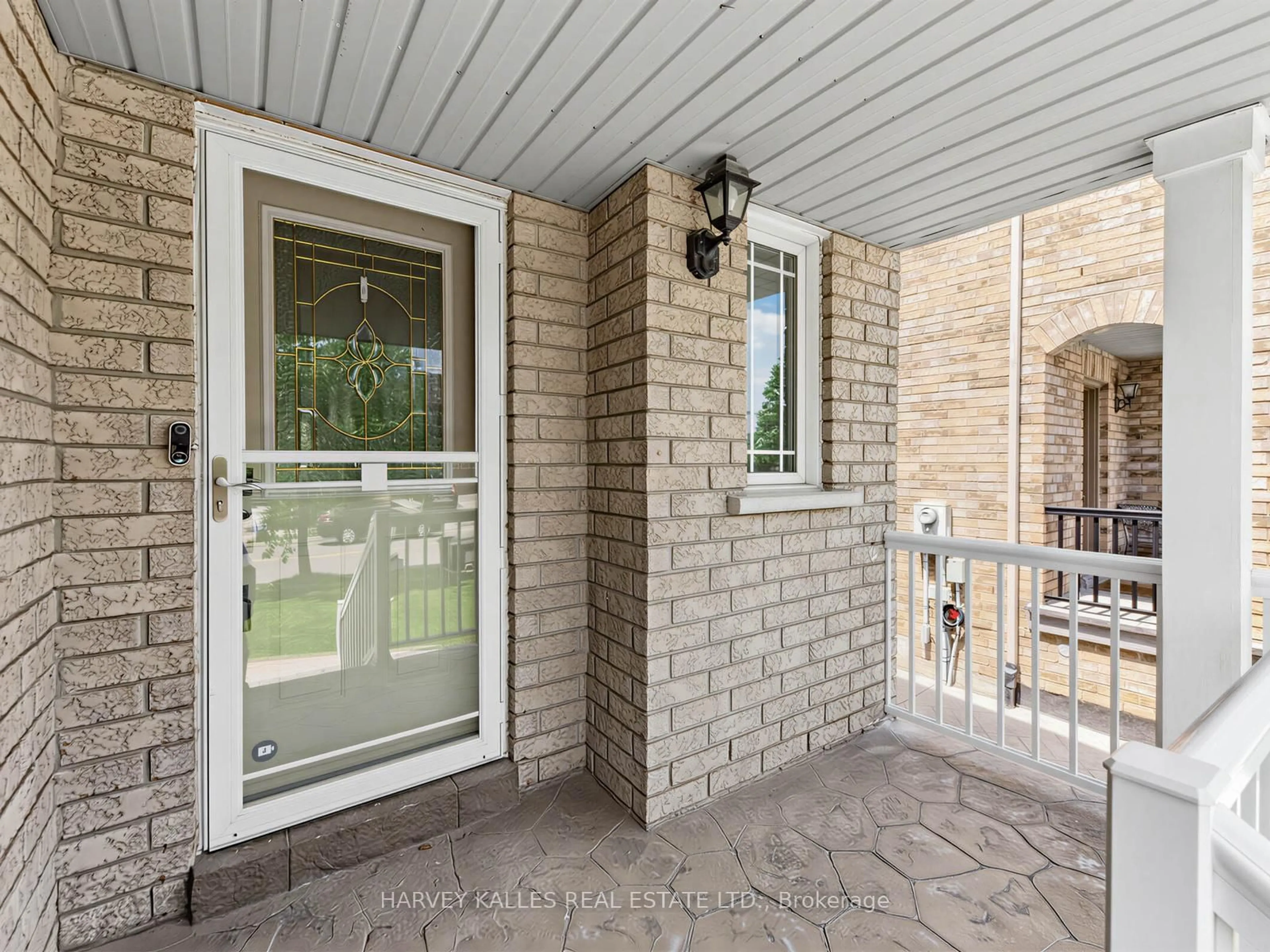 Indoor entryway for 40 Blackthorn Dr, Vaughan Ontario L6A 3N5
