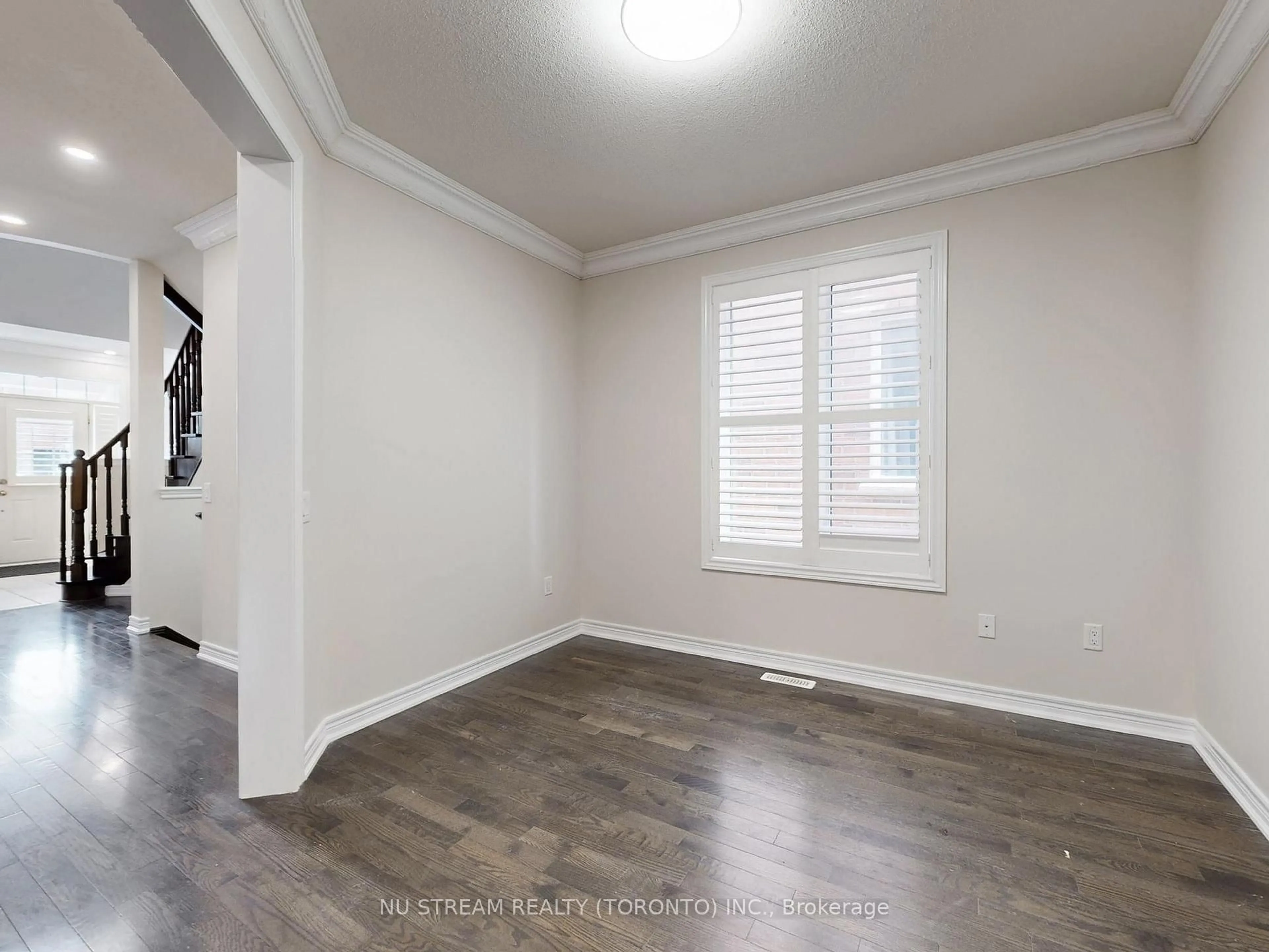 A pic of a room for 224 Aspenwood Dr, Newmarket Ontario L3X 3L1