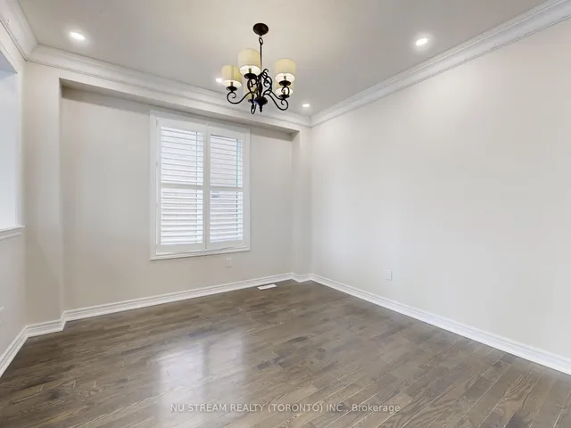 224 Aspenwood Dr, Newmarket 5